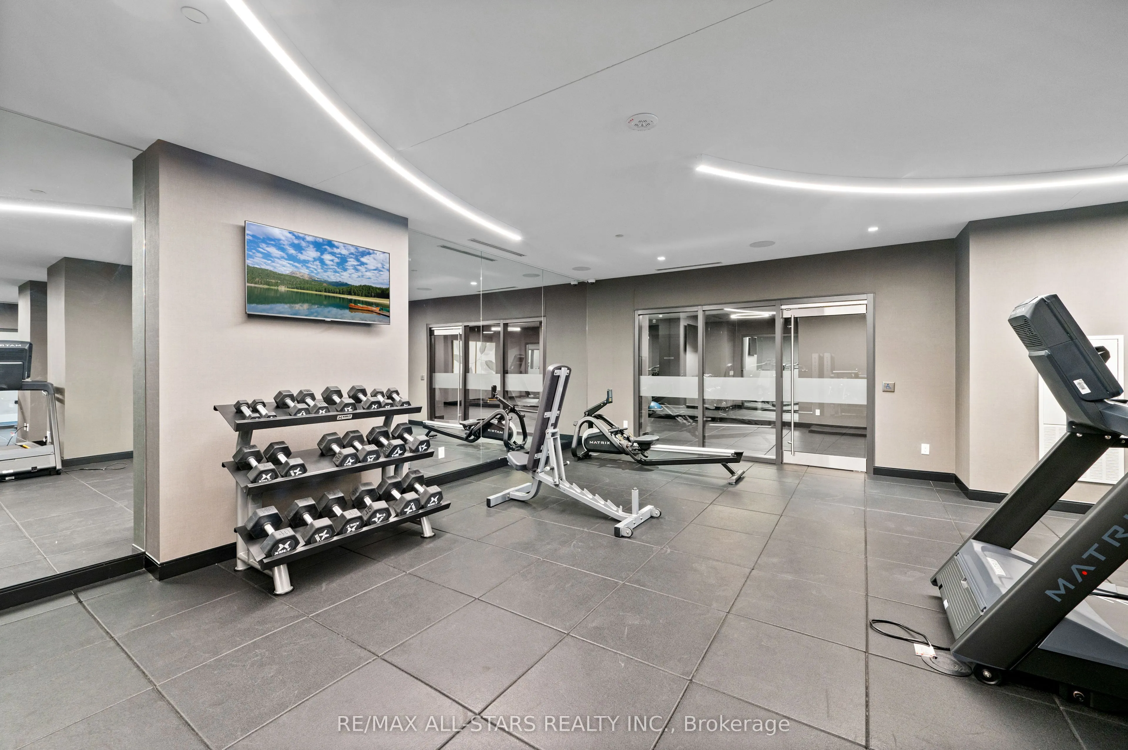 286 Main Street, #2710