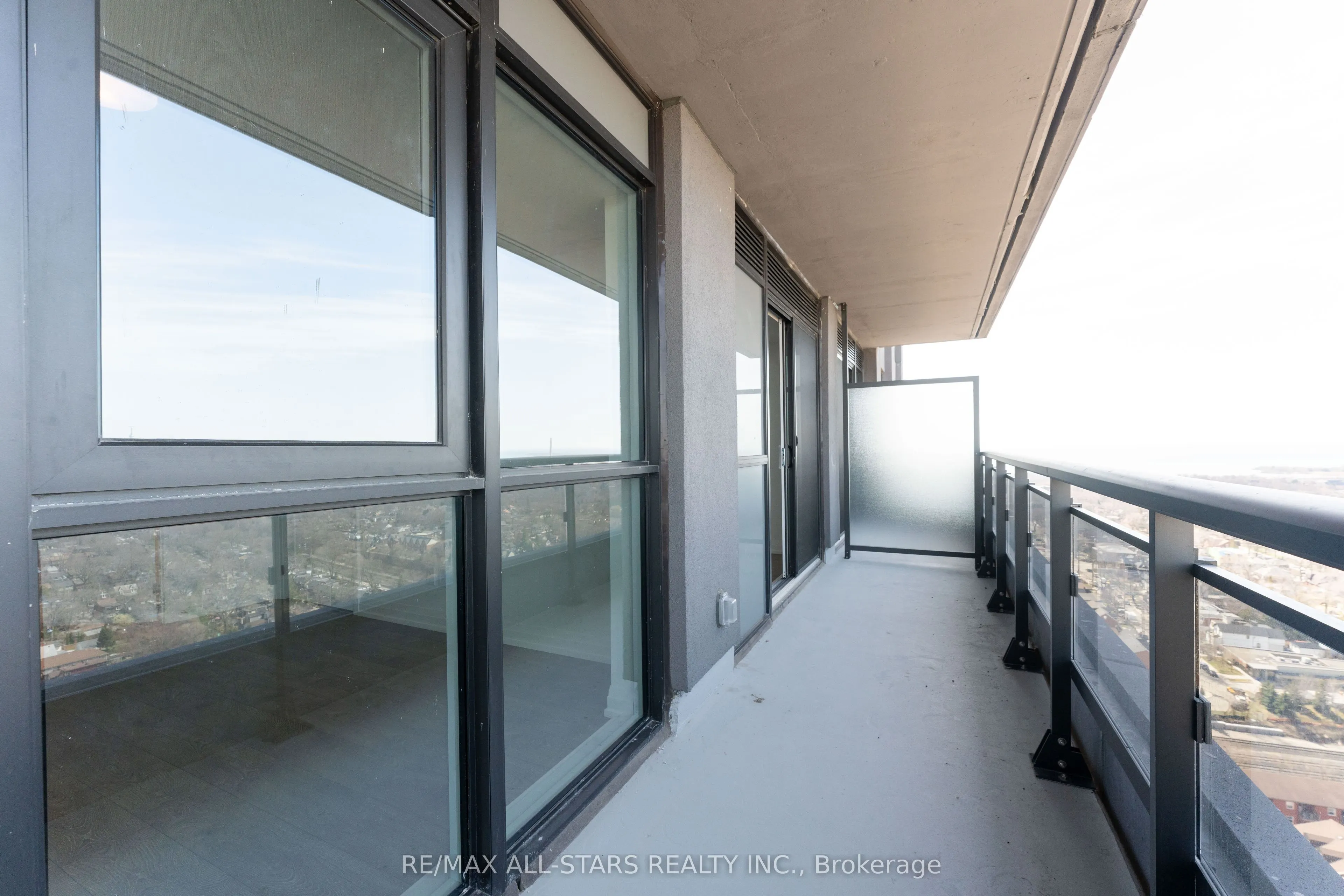 286 Main Street, #2710