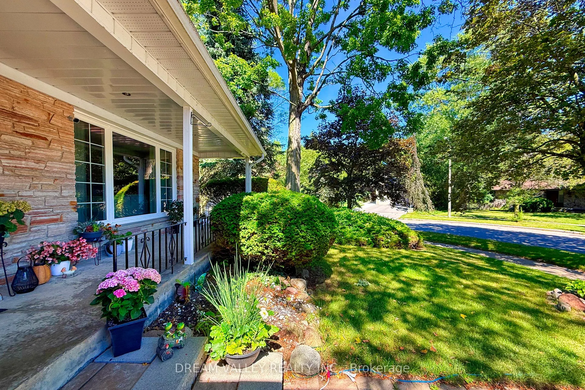 52 South Marine Drive S
