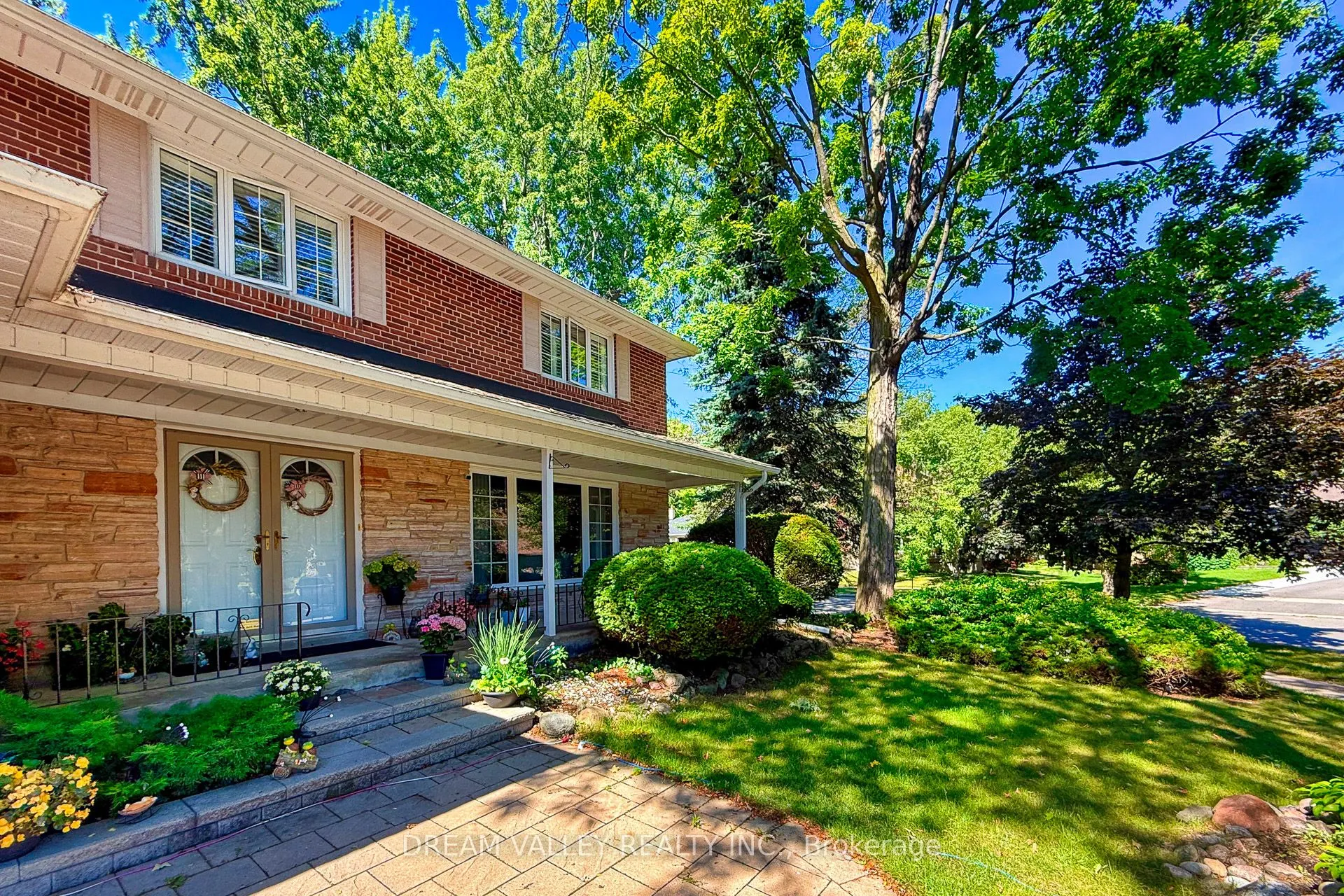 52 South Marine Drive S