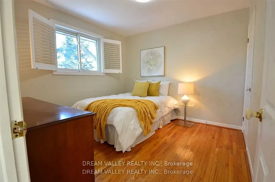 52 South Marine Drive S