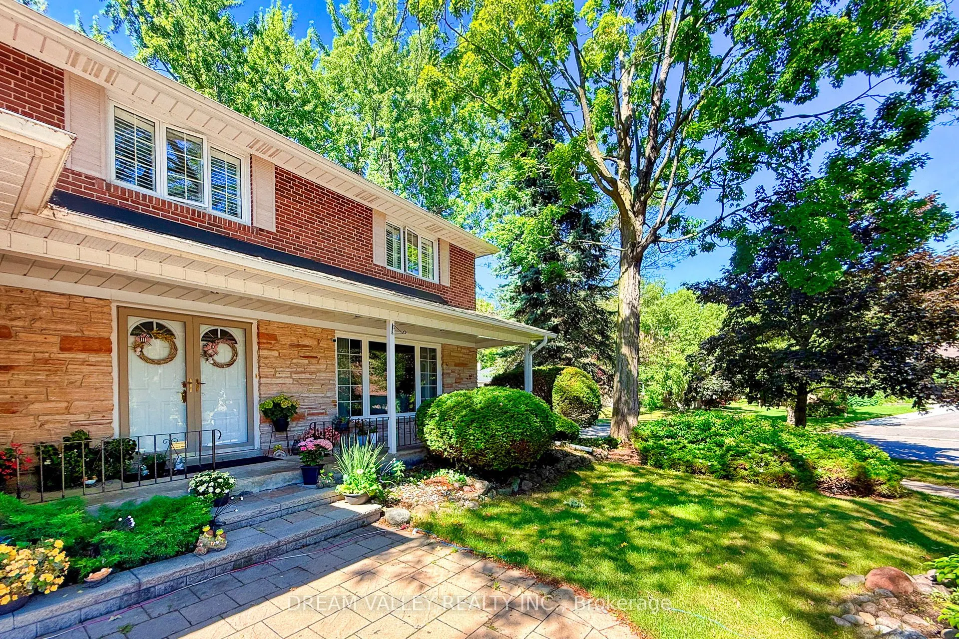 52 South Marine Drive S