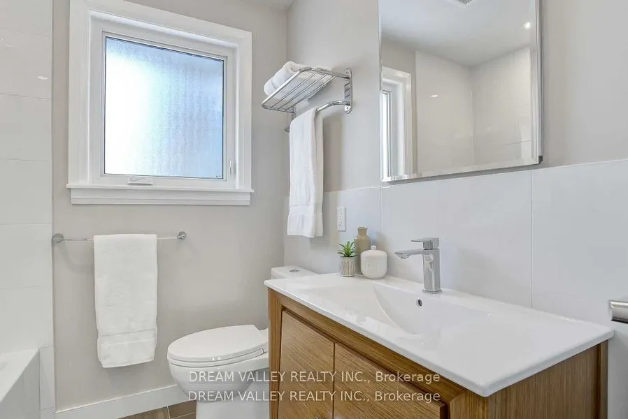 52 South Marine Drive S