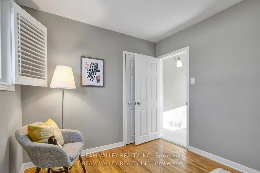 52 South Marine Drive S