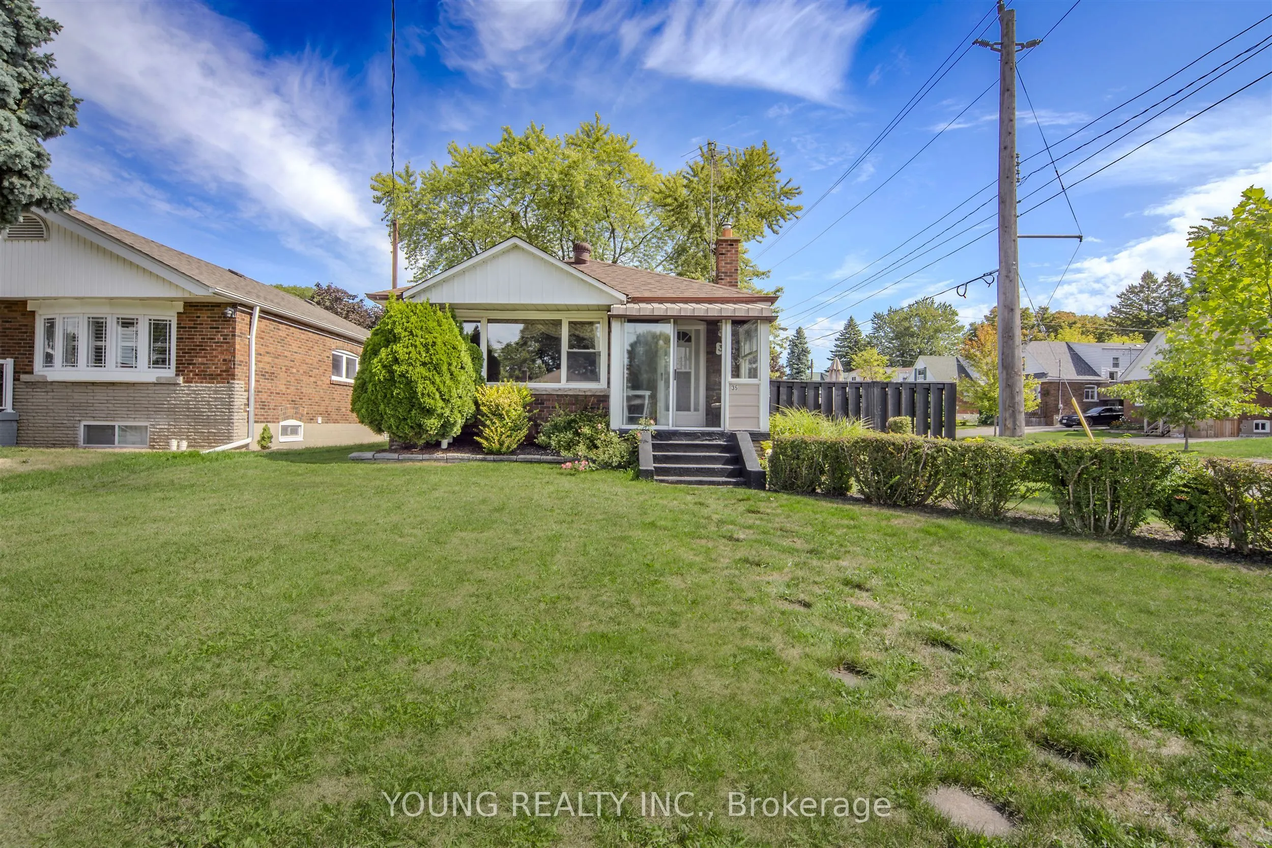 35 Porter Crescent