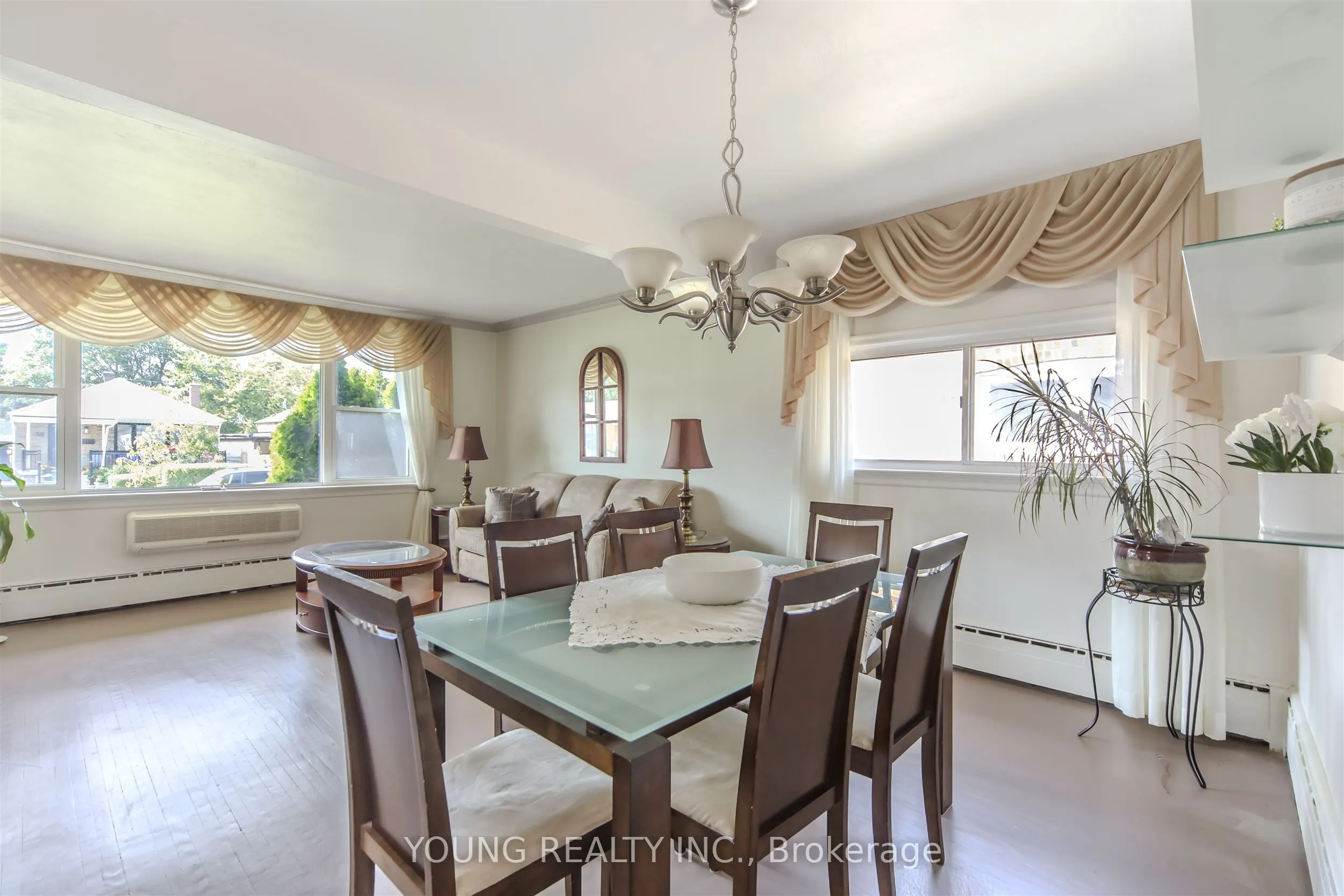 35 Porter Crescent