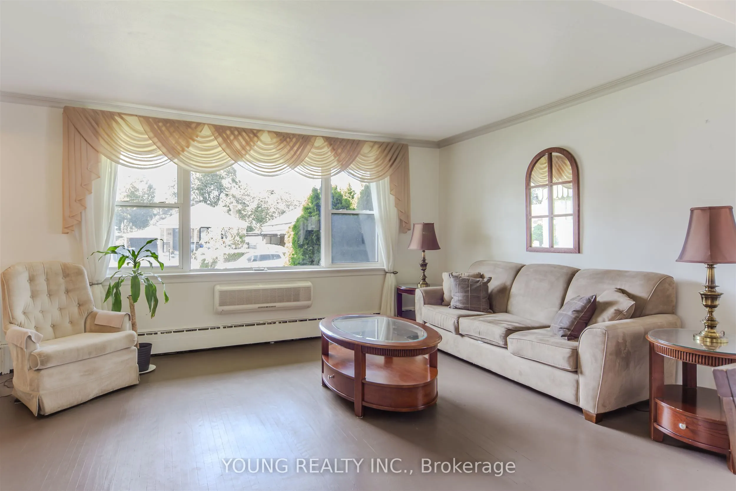 35 Porter Crescent