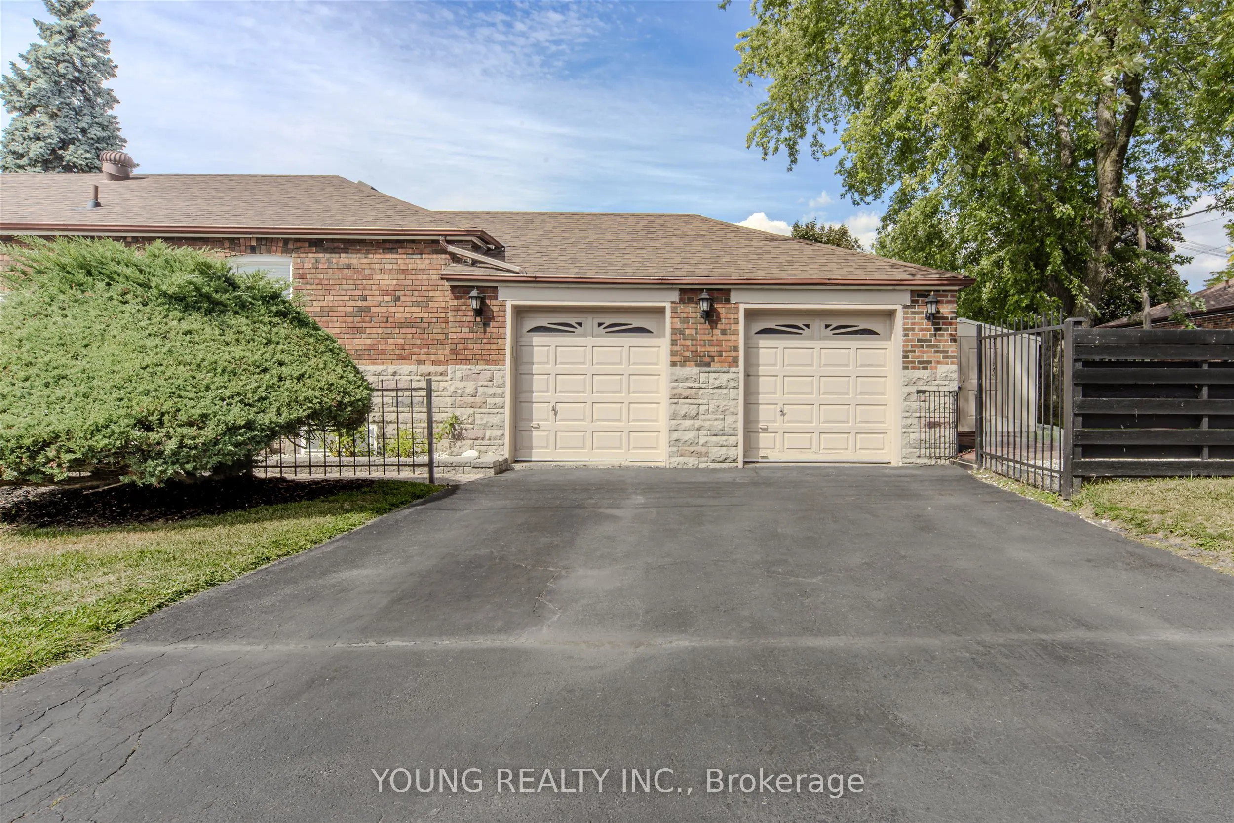 35 Porter Crescent