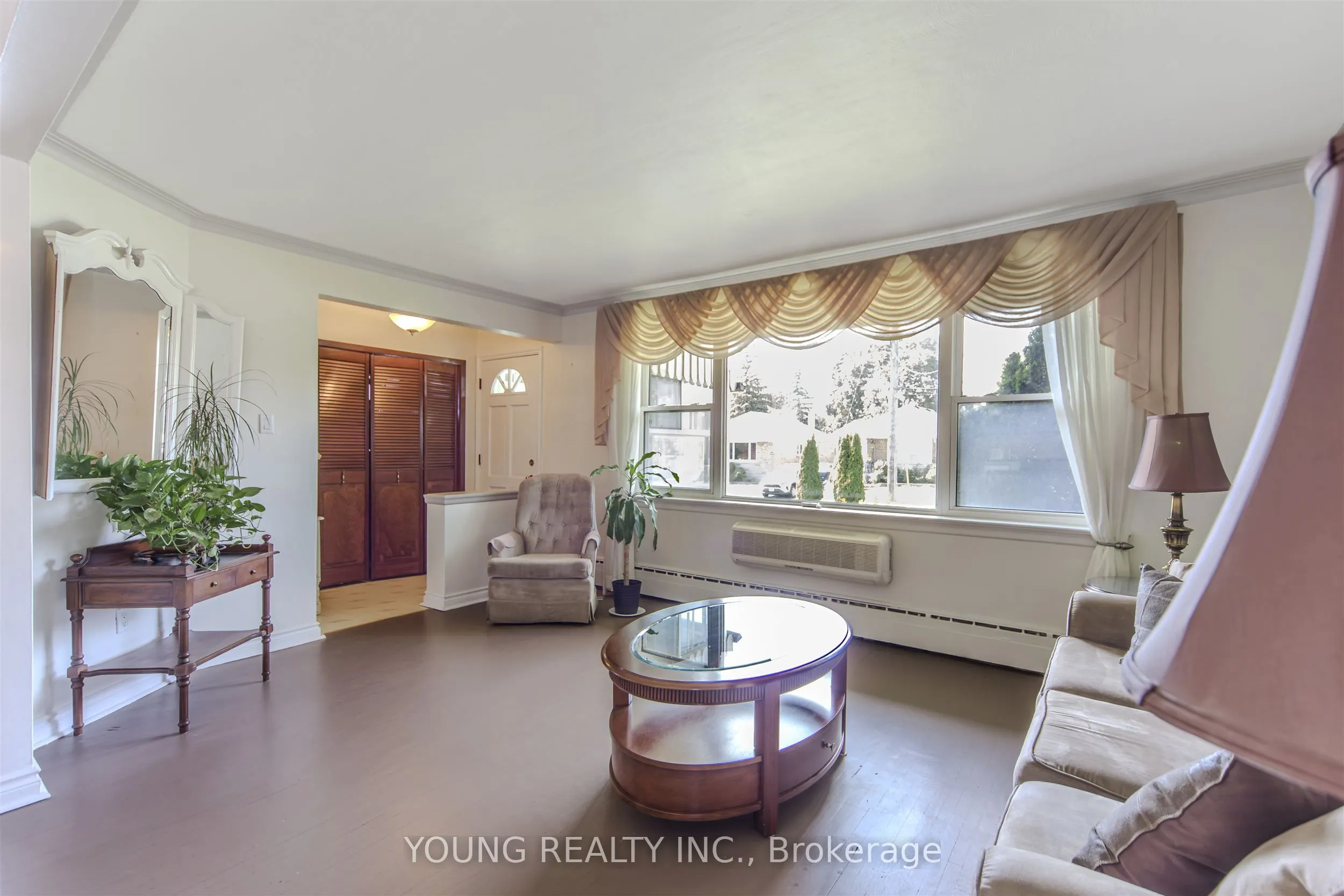 35 Porter Crescent