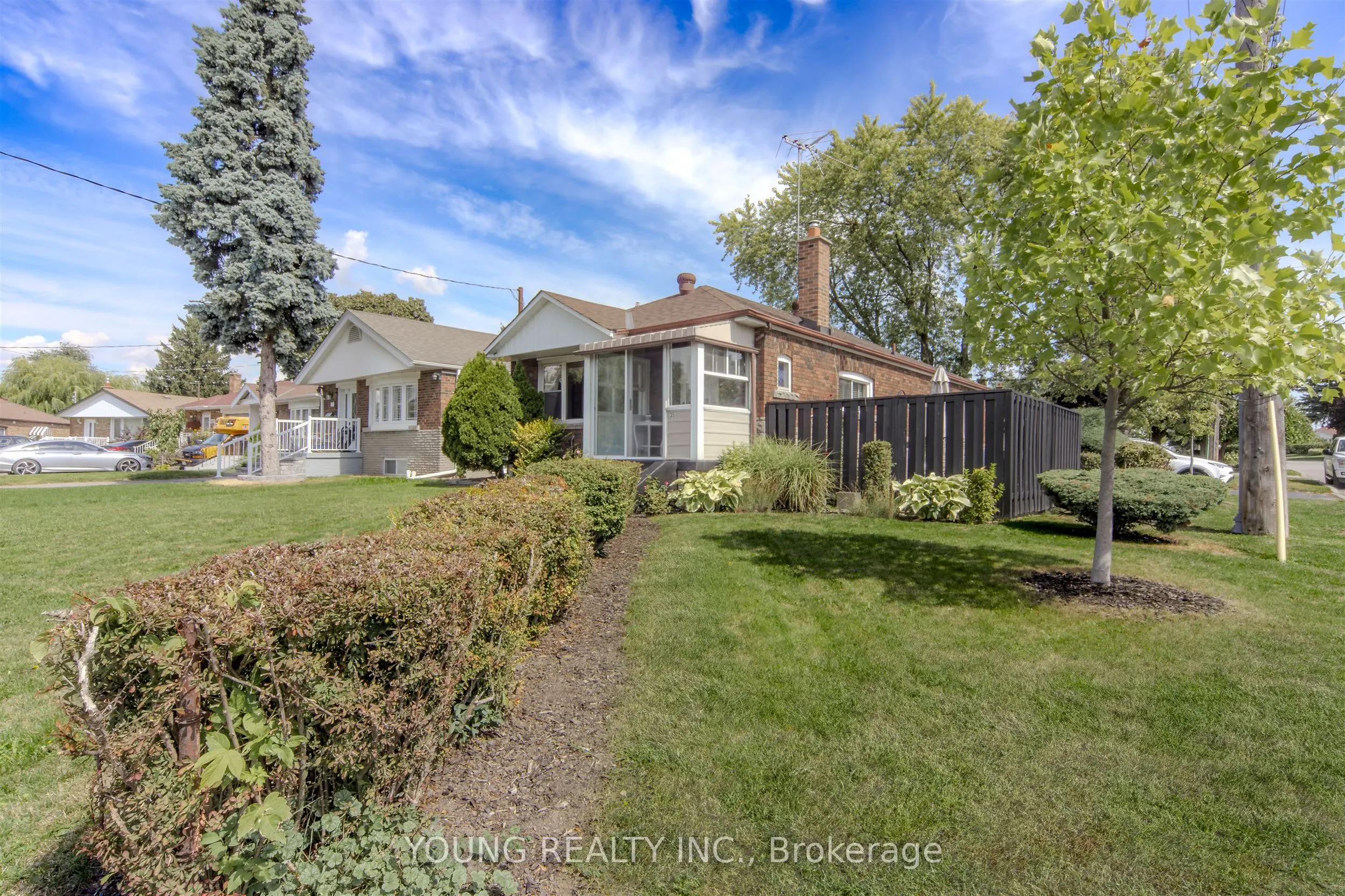 35 Porter Crescent