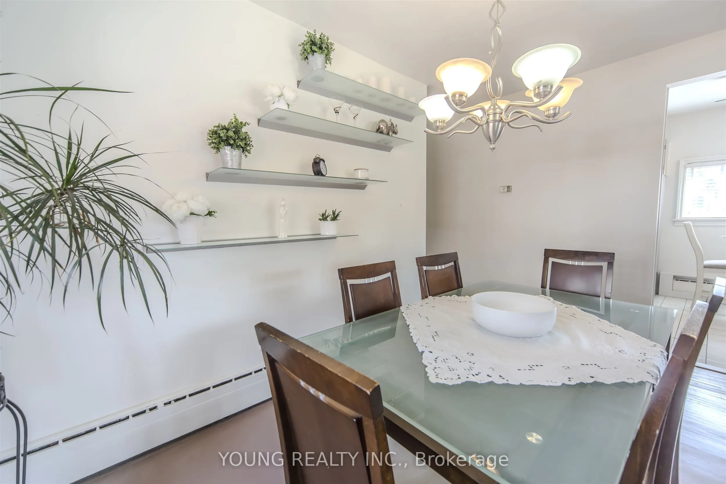 35 Porter Crescent