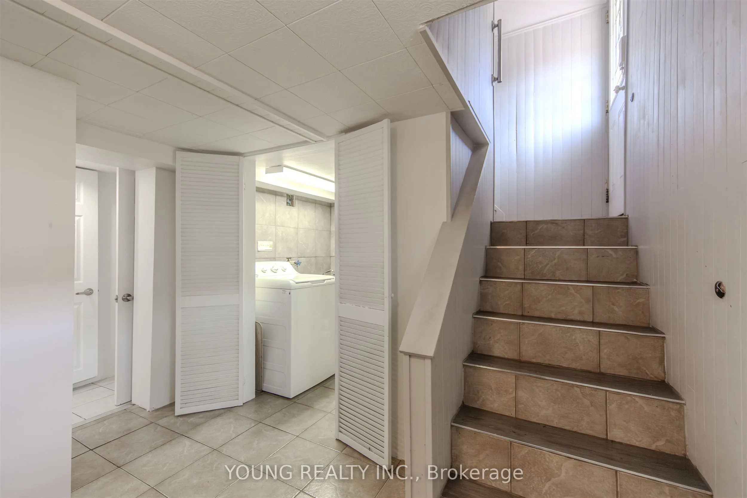 35 Porter Crescent