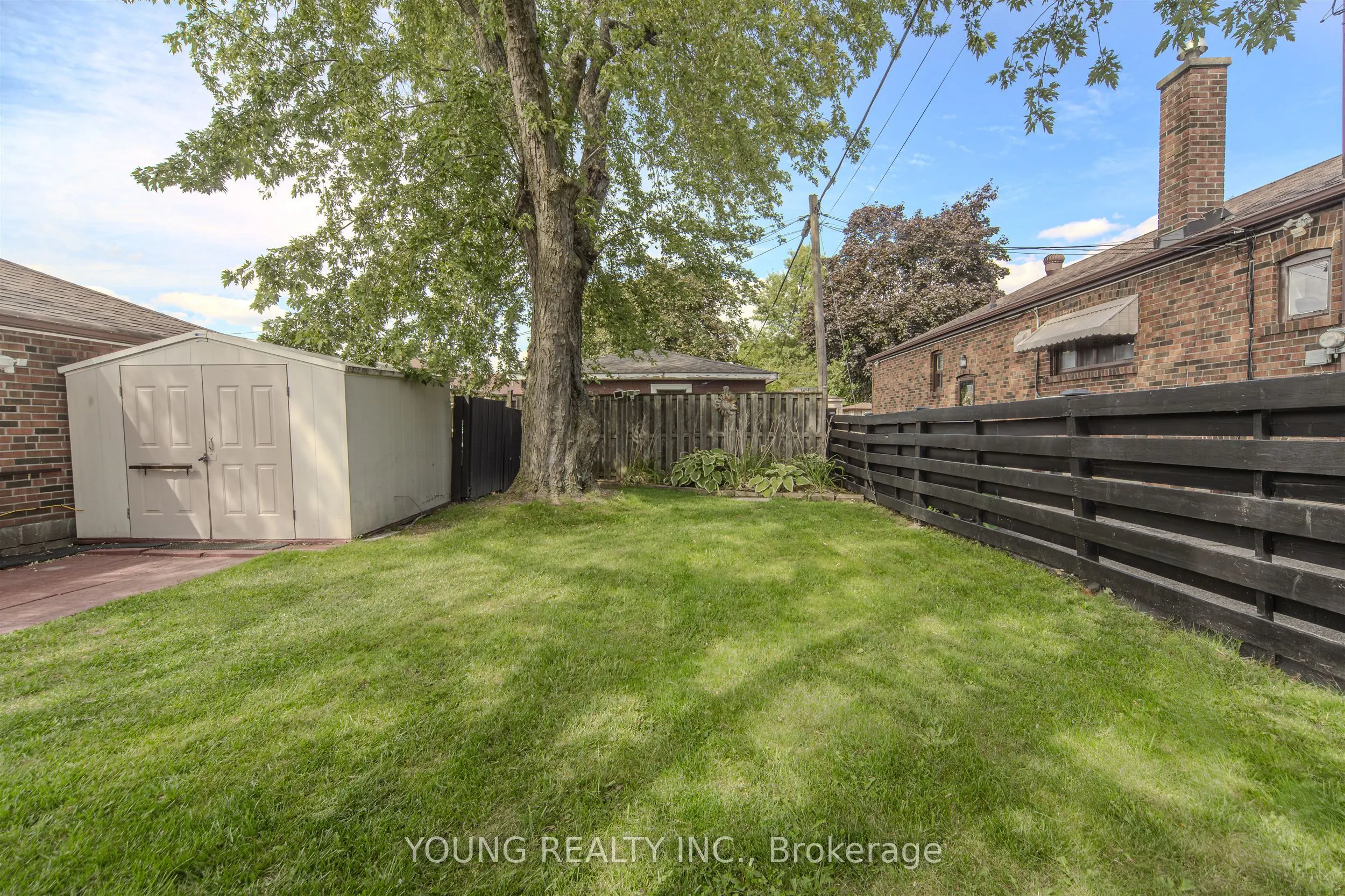 35 Porter Crescent
