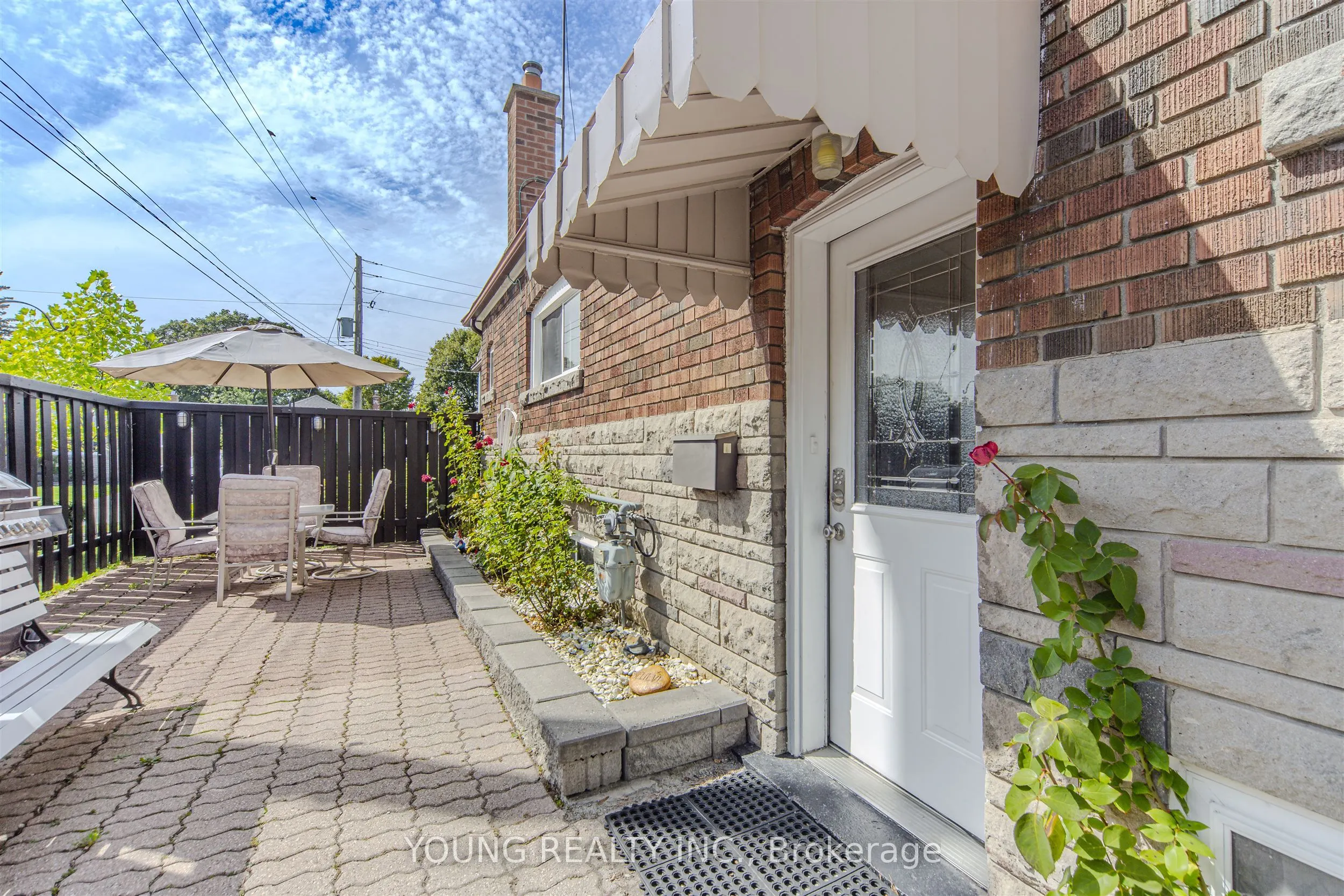 35 Porter Crescent