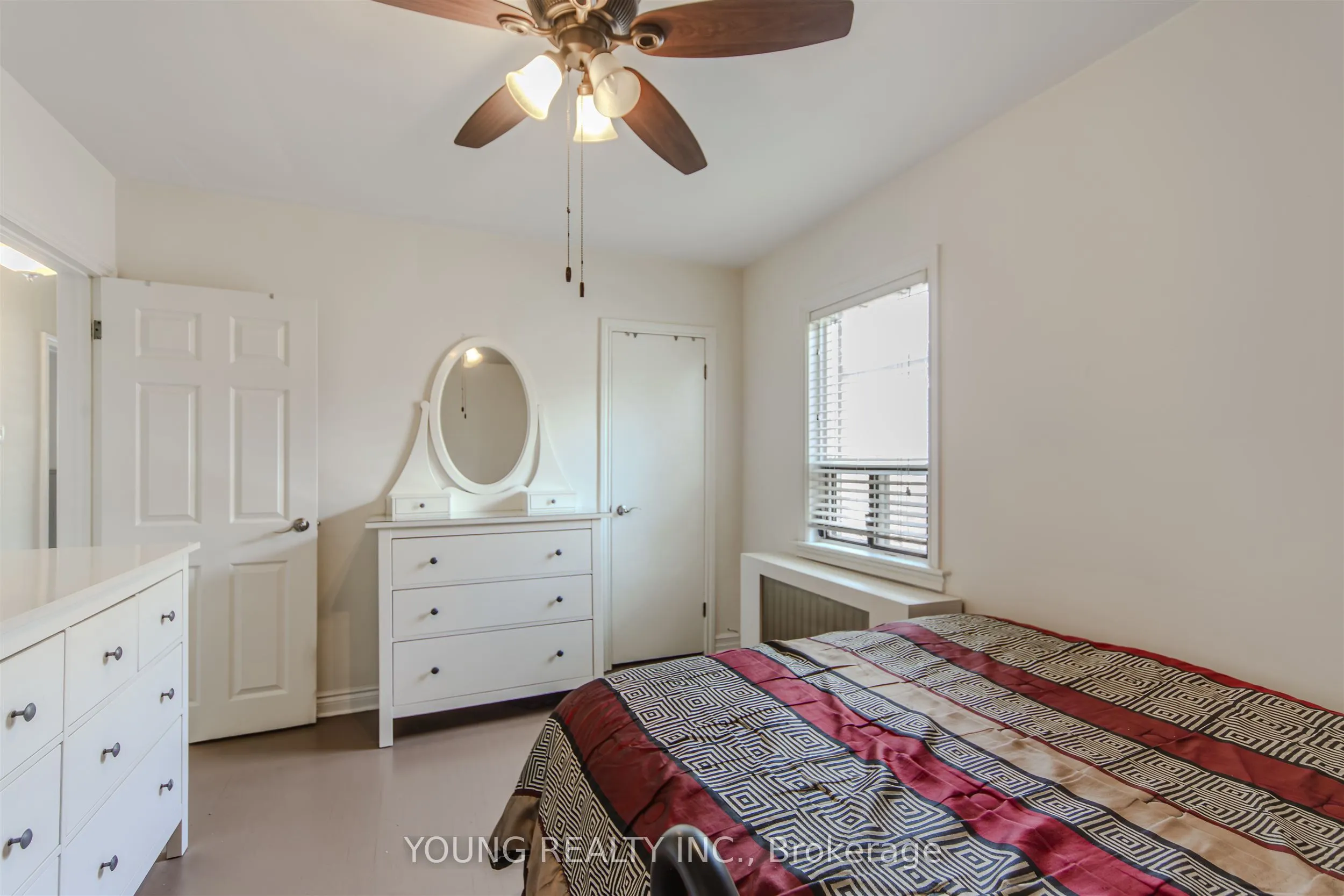 35 Porter Crescent