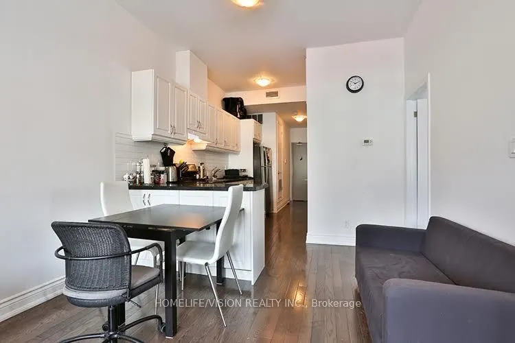 683 Danforth Avenue, #301