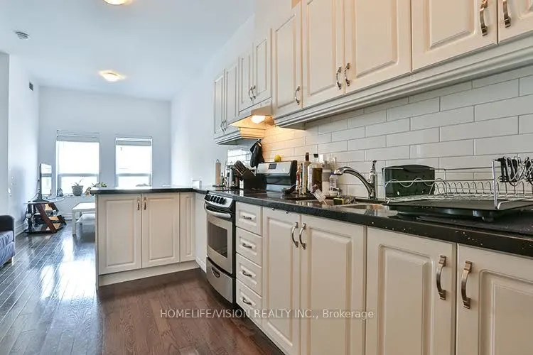 683 Danforth Avenue, #301