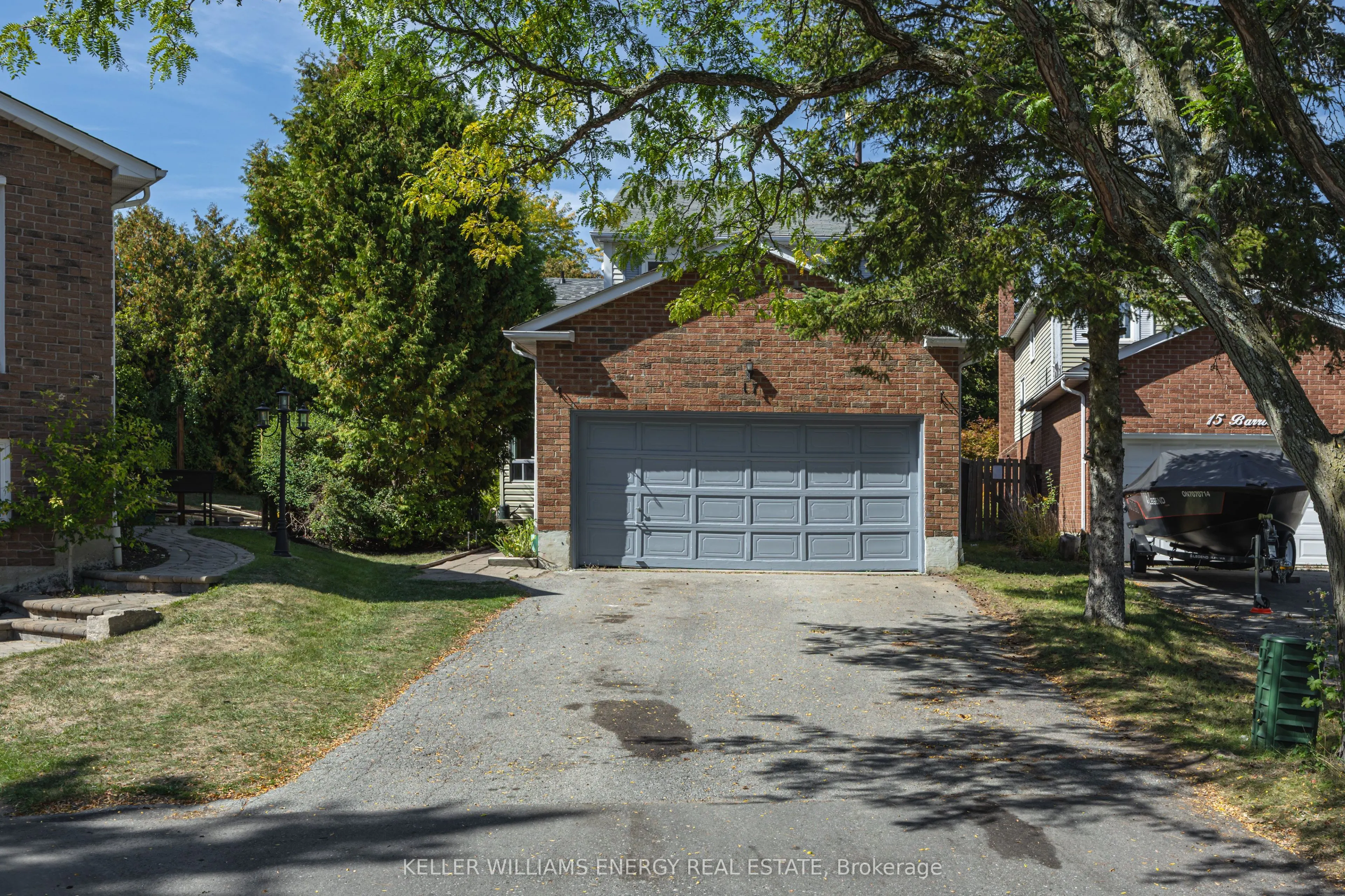 17 Barrow Court