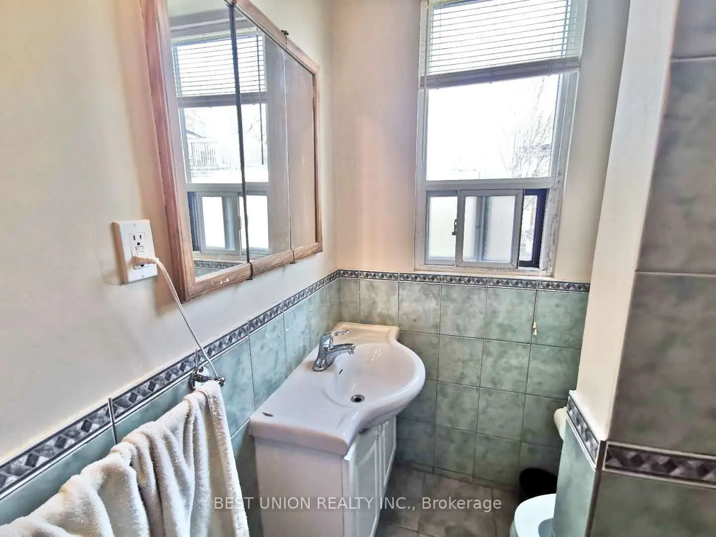 108 Jones Avenue, #Upper