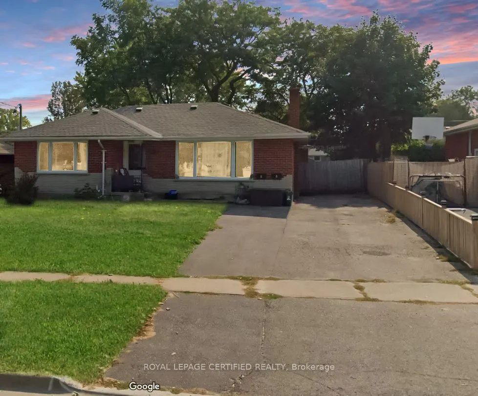789 Regent Drive