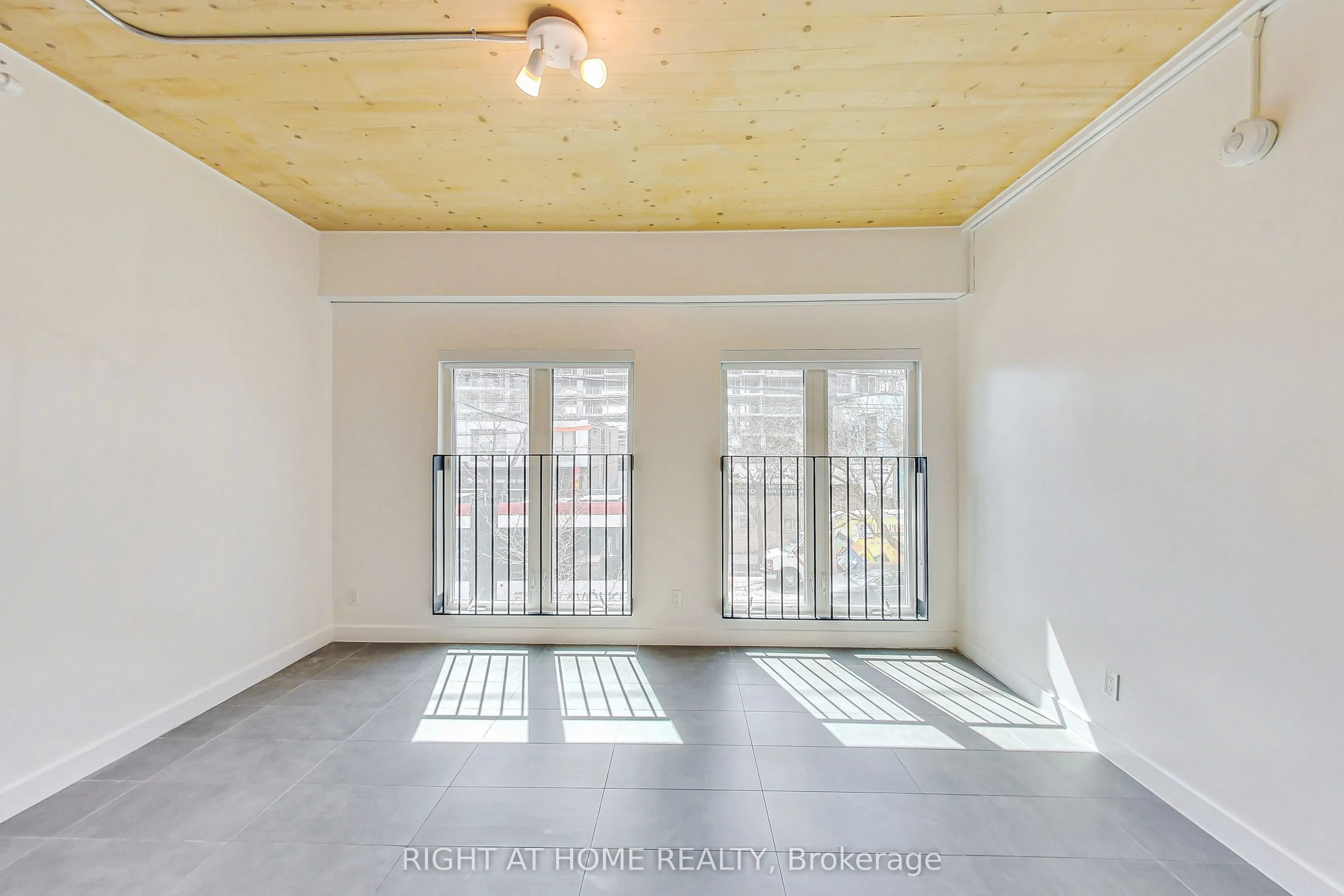 1602 Queen Street E, #201