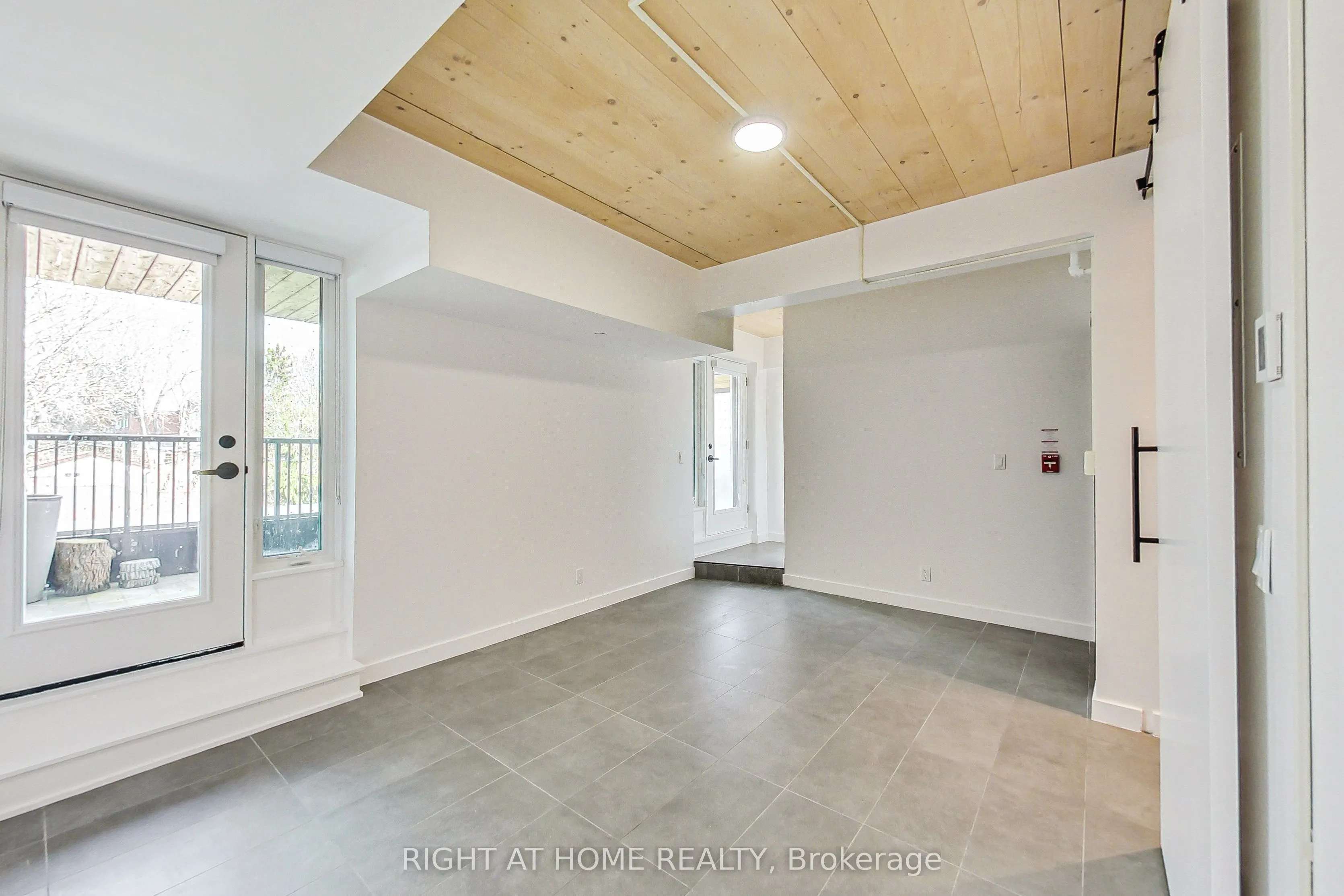 1602 Queen Street E, #201