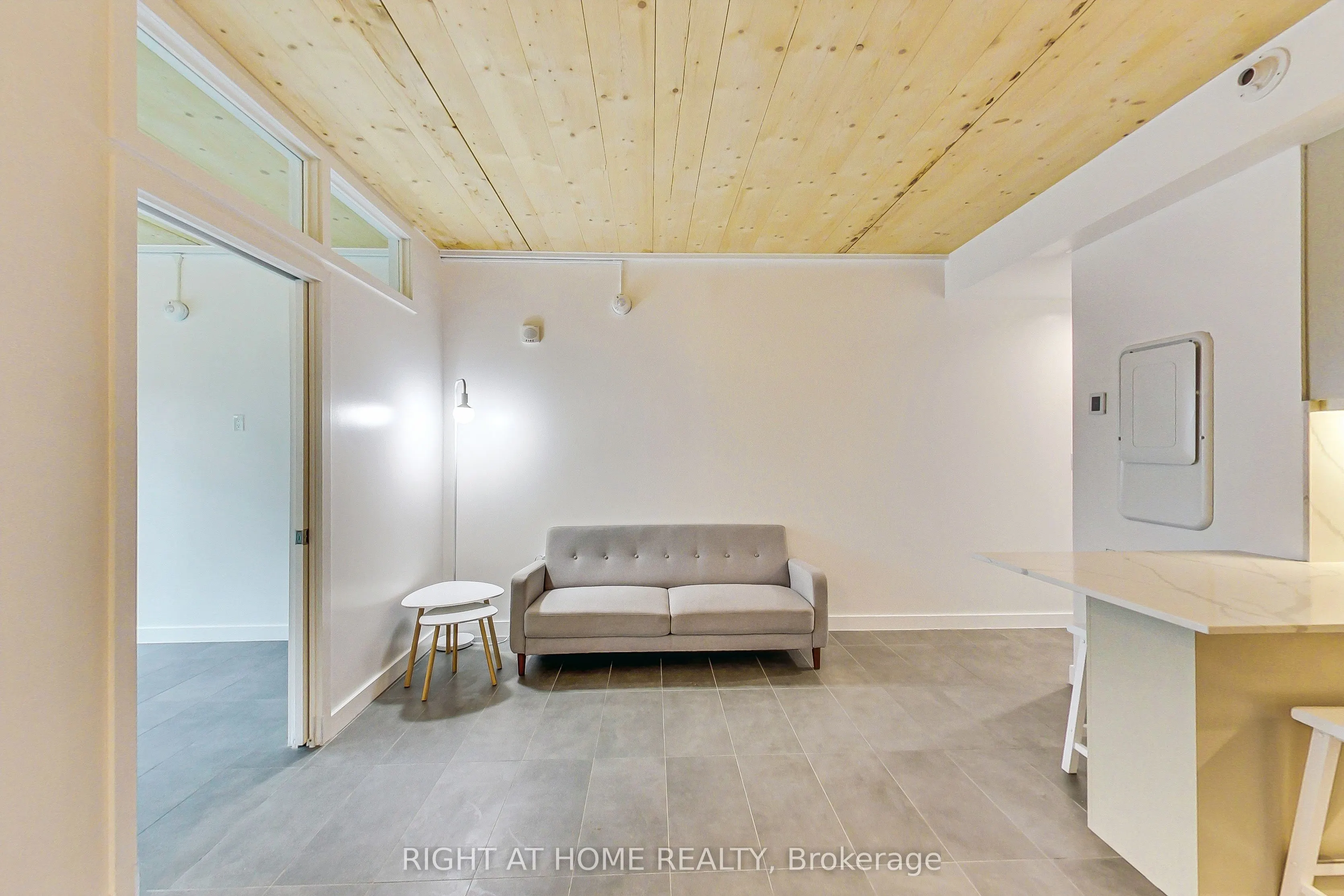 1602 Queen Street E, #201