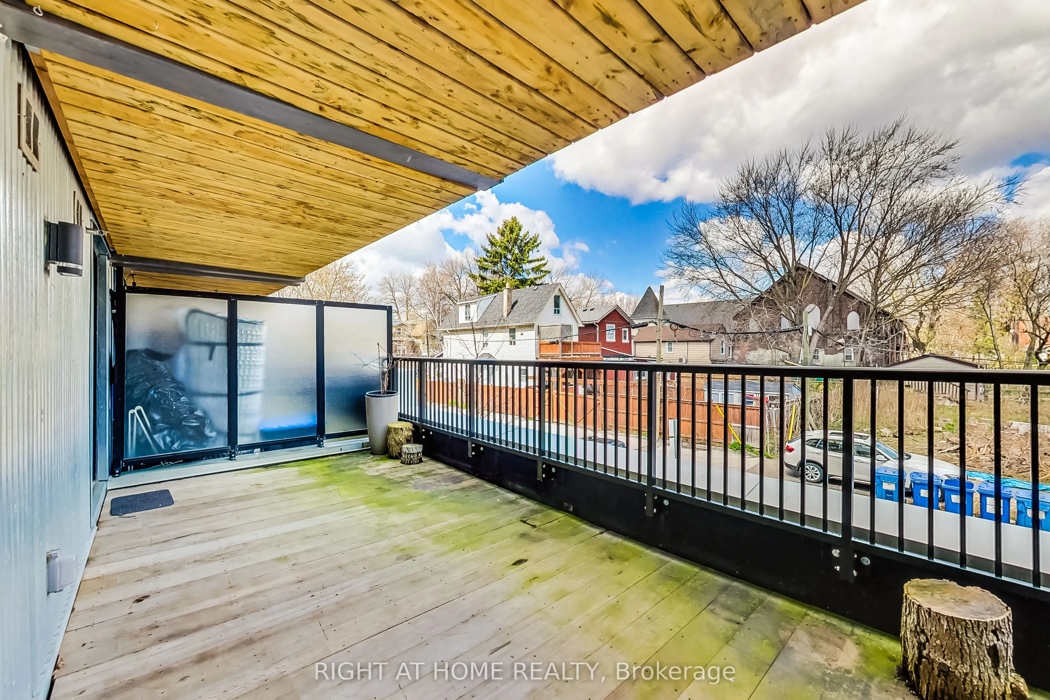 1602 Queen Street E, #201