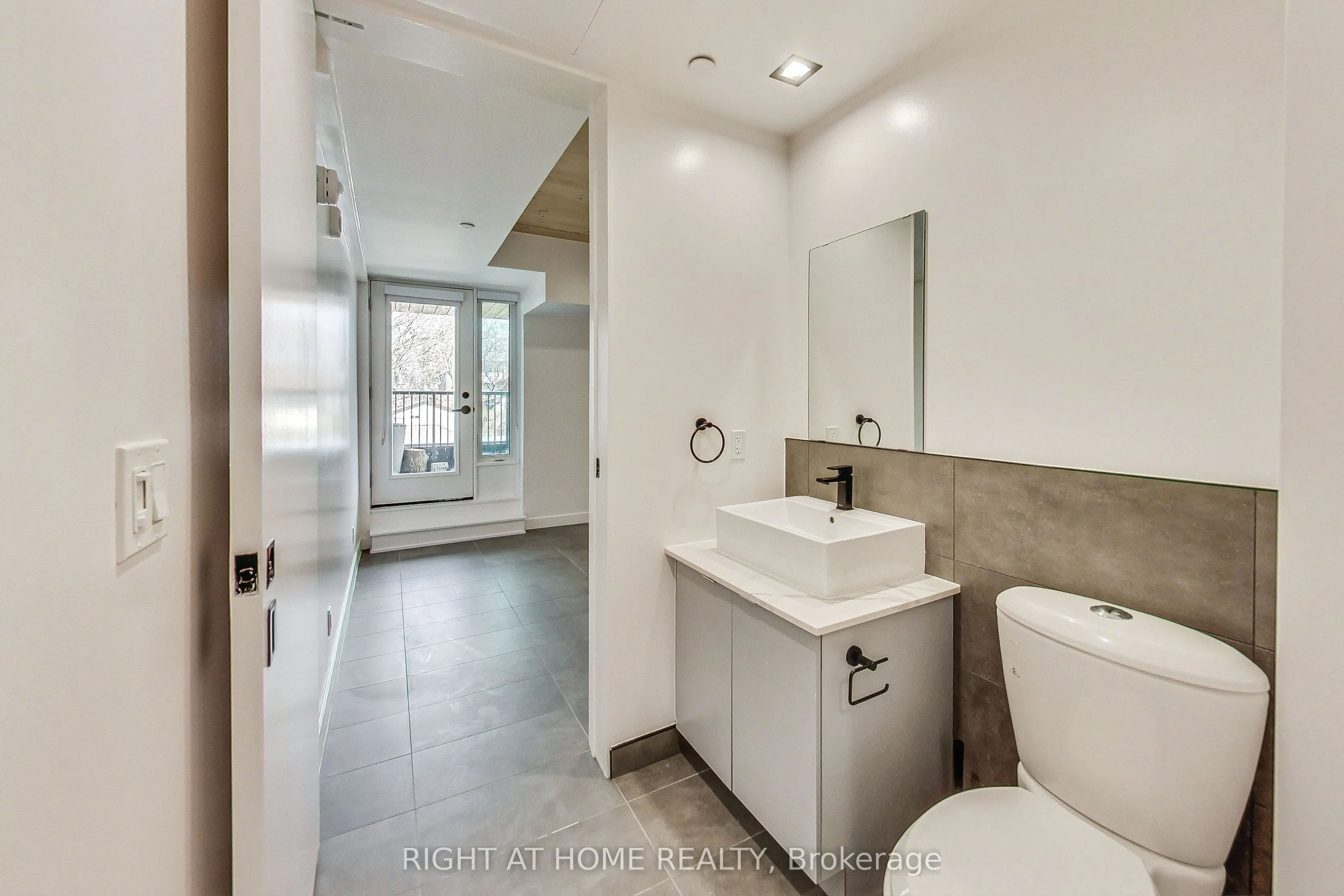 1602 Queen Street E, #201