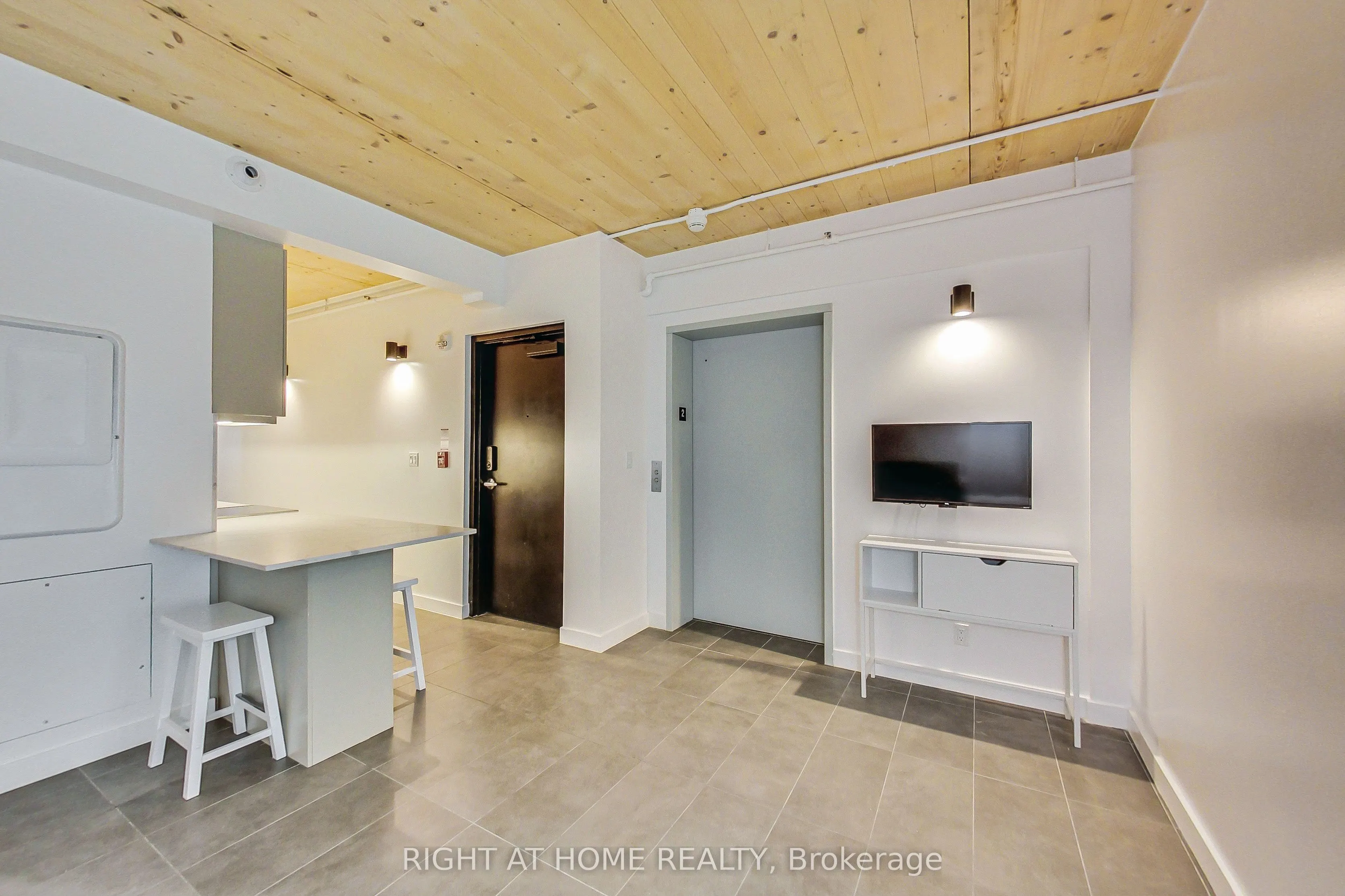 1602 Queen Street E, #201
