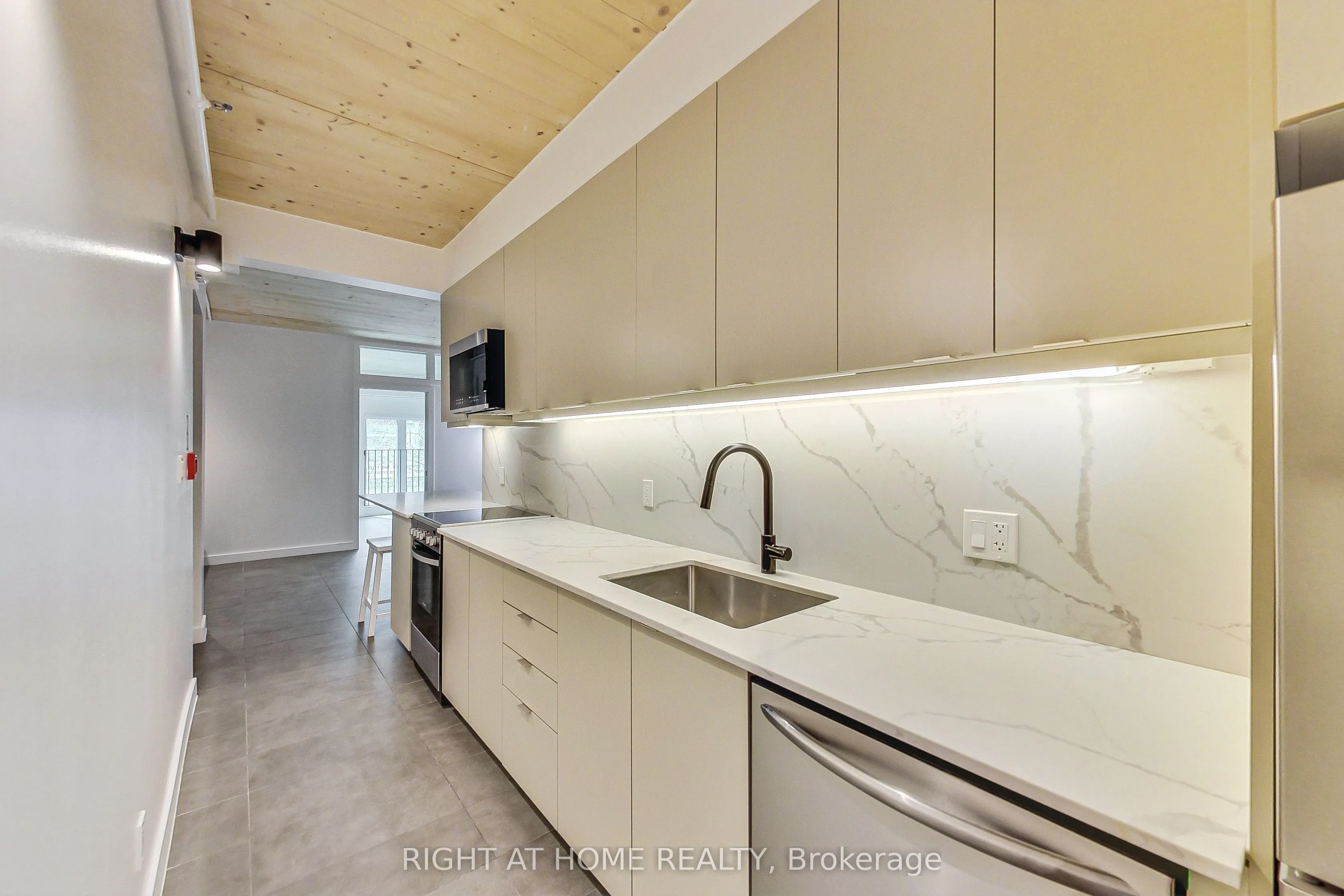 1602 Queen Street E, #201