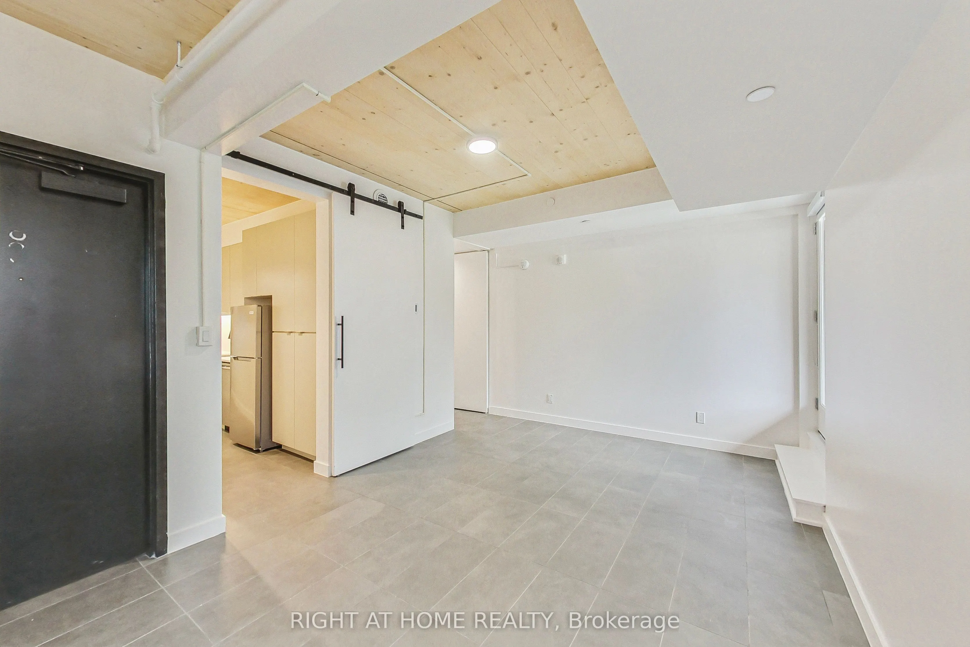 1602 Queen Street E, #201