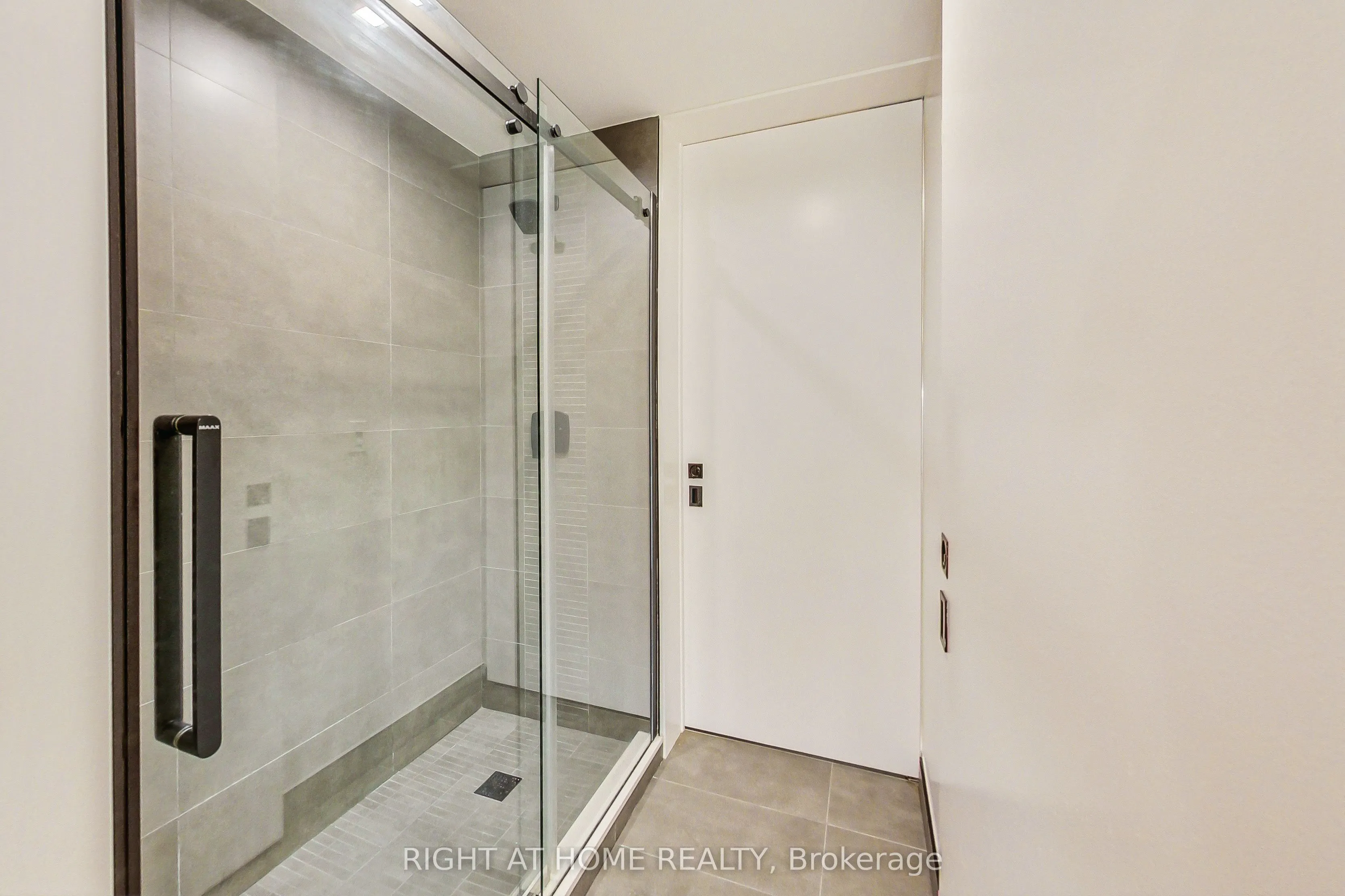 1602 Queen Street E, #201