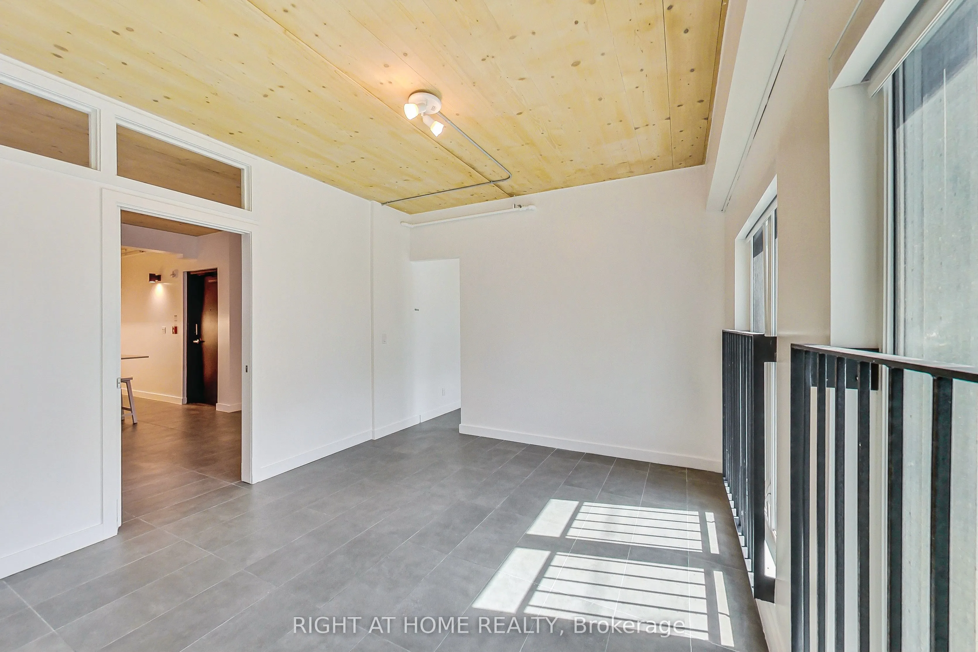 1602 Queen Street E, #201