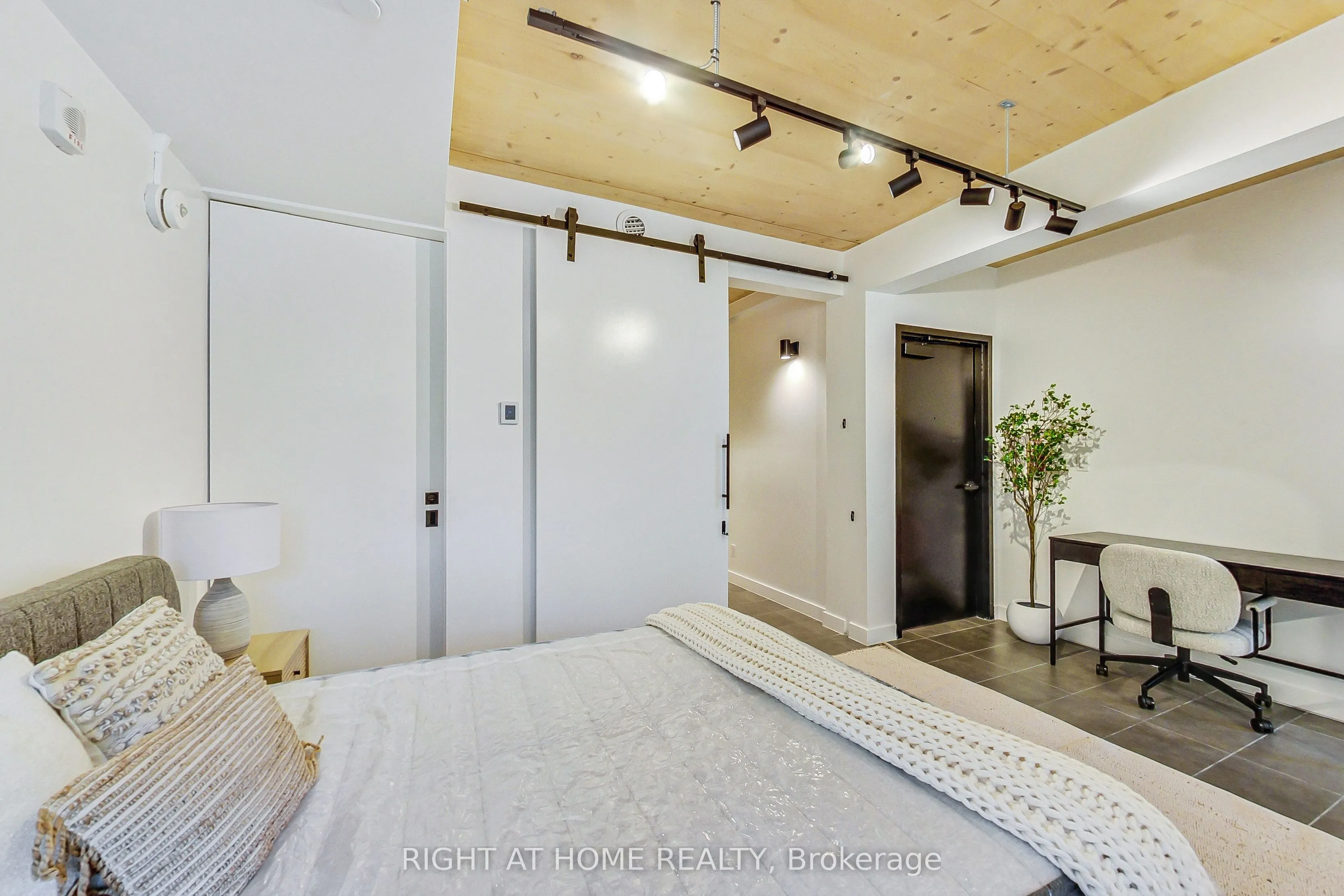 1604 Queen Street E, #201