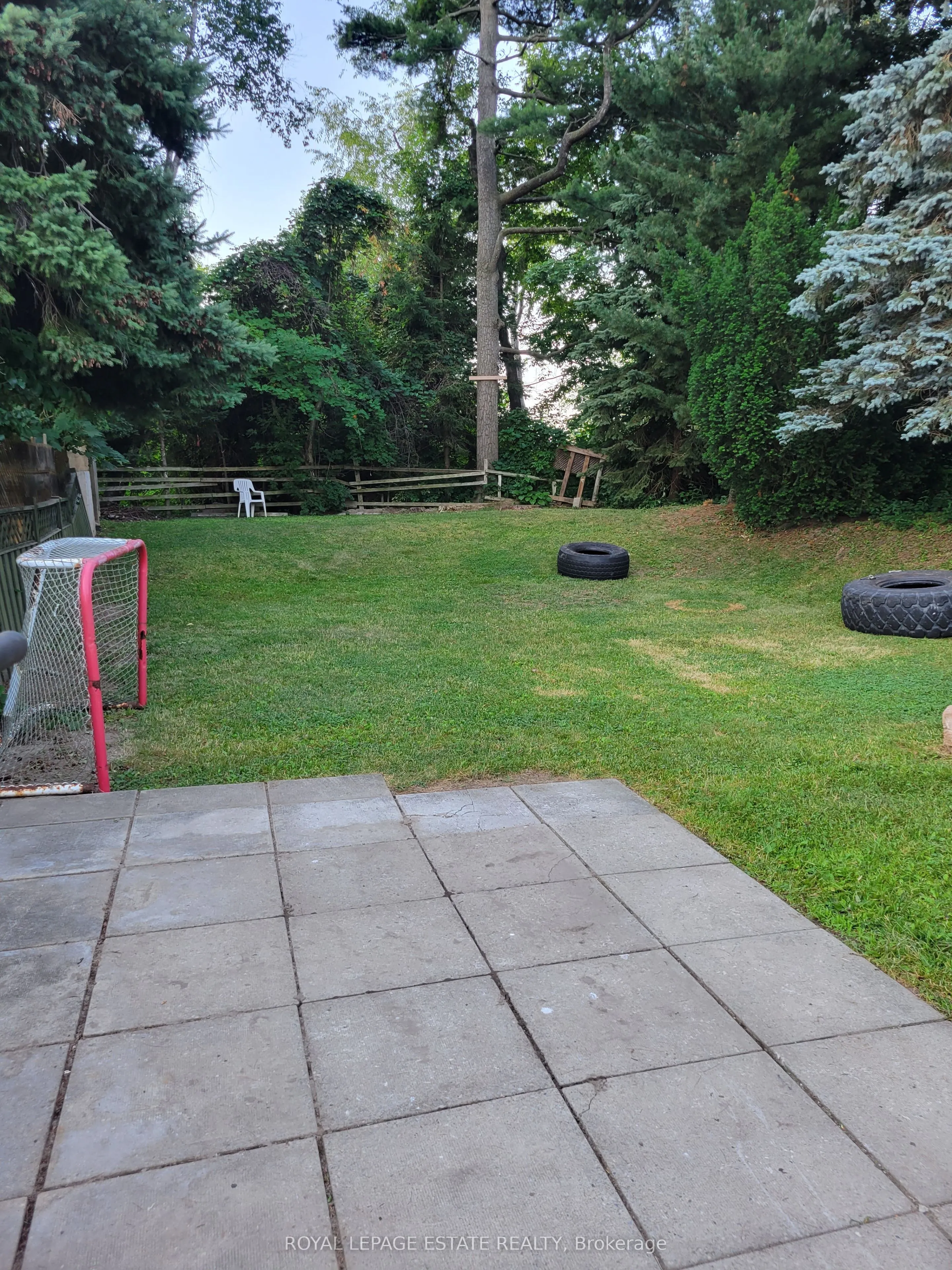 13 Pinegrove Avenue, #Upper