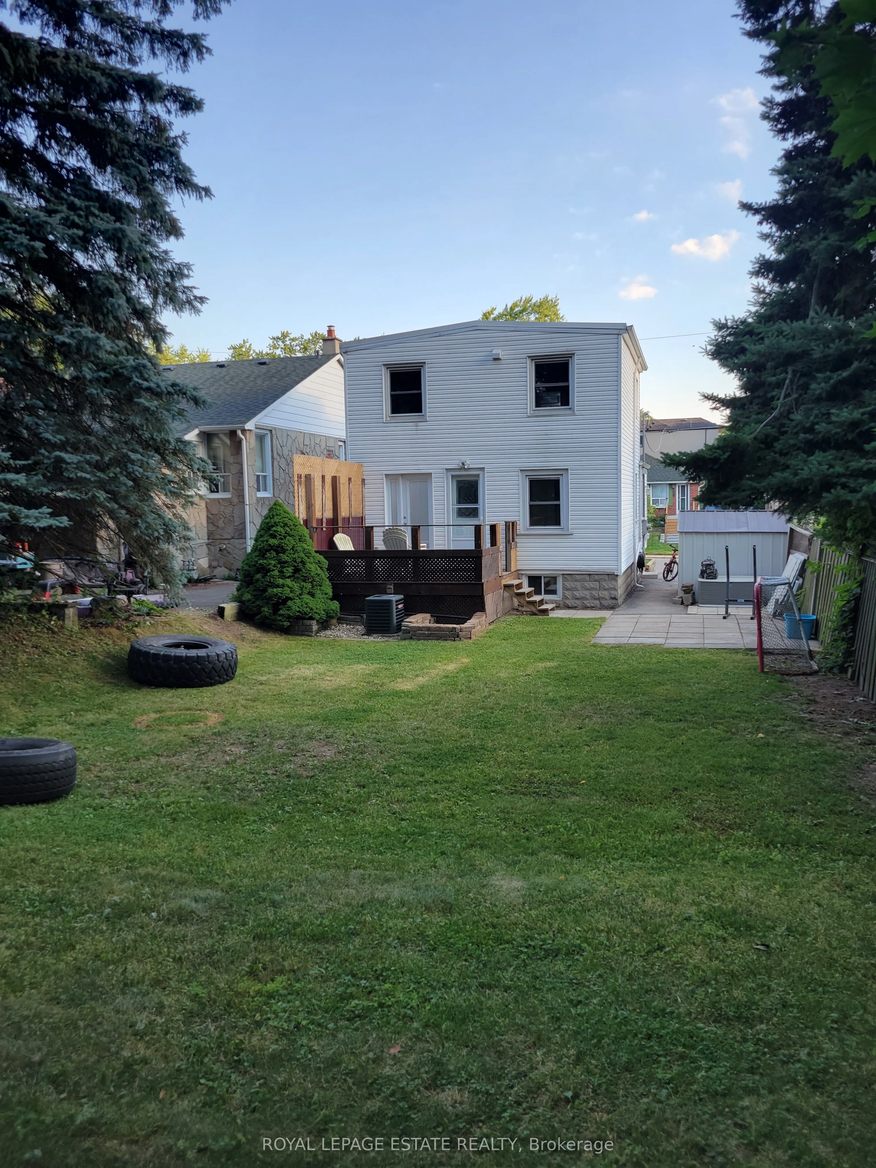 13 Pinegrove Avenue, #Upper