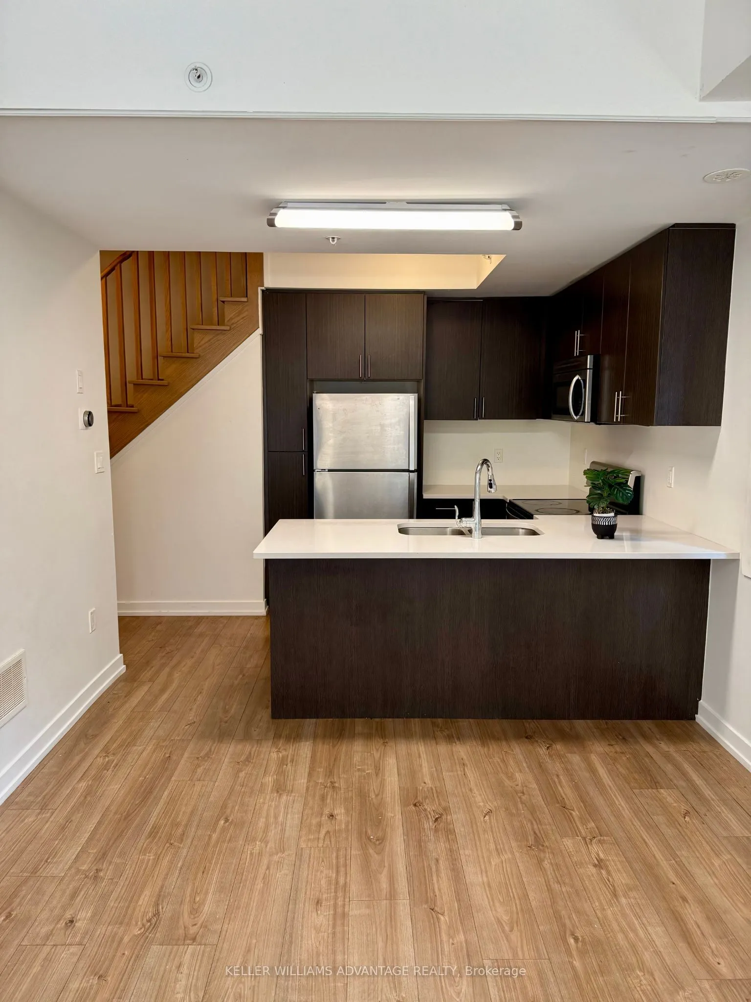 1555 Kingston Road, #208