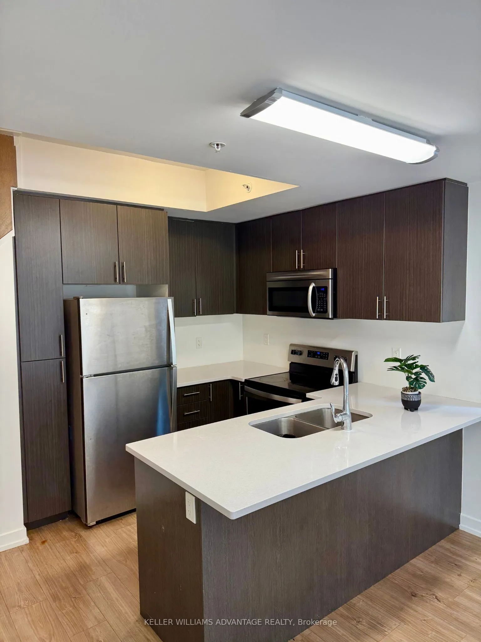 1555 Kingston Road, #208