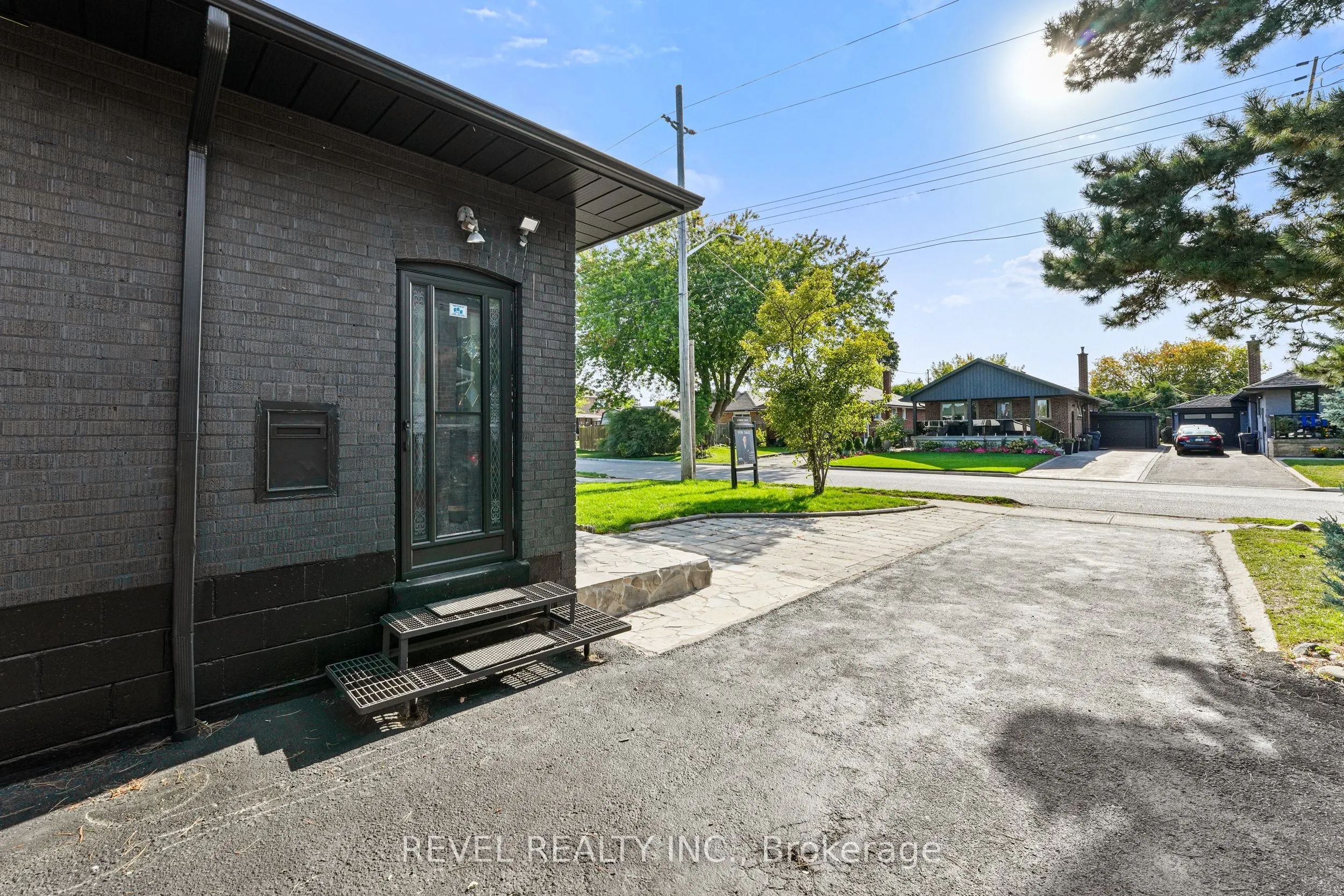 63 Crosland Drive