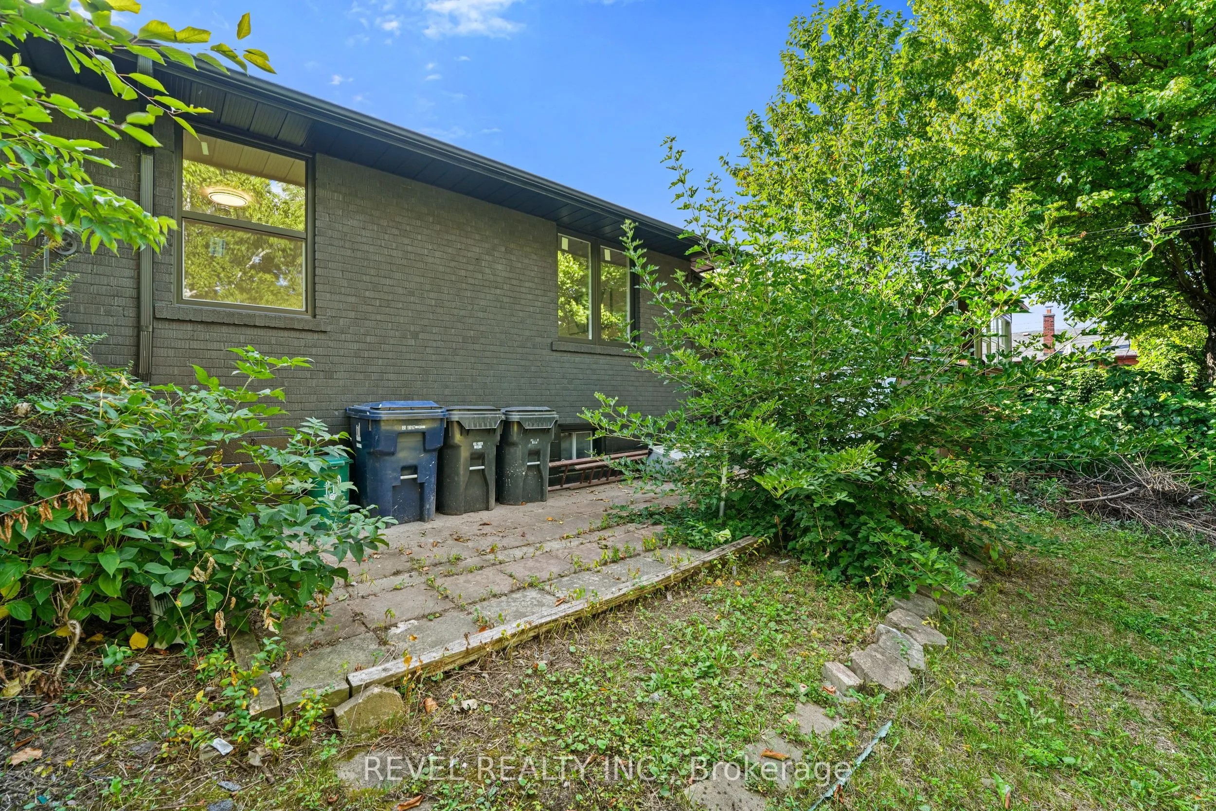 63 Crosland Drive