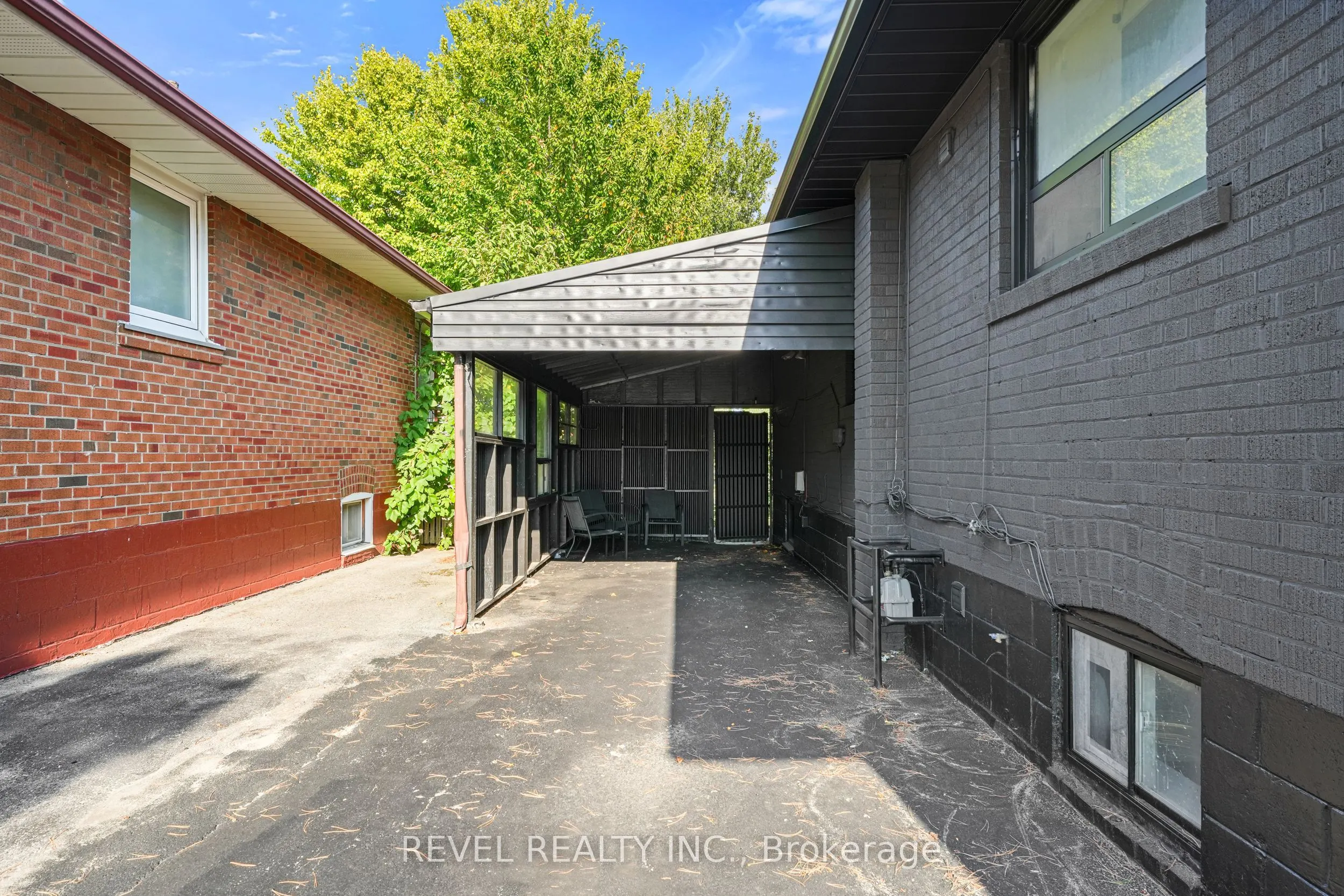 63 Crosland Drive
