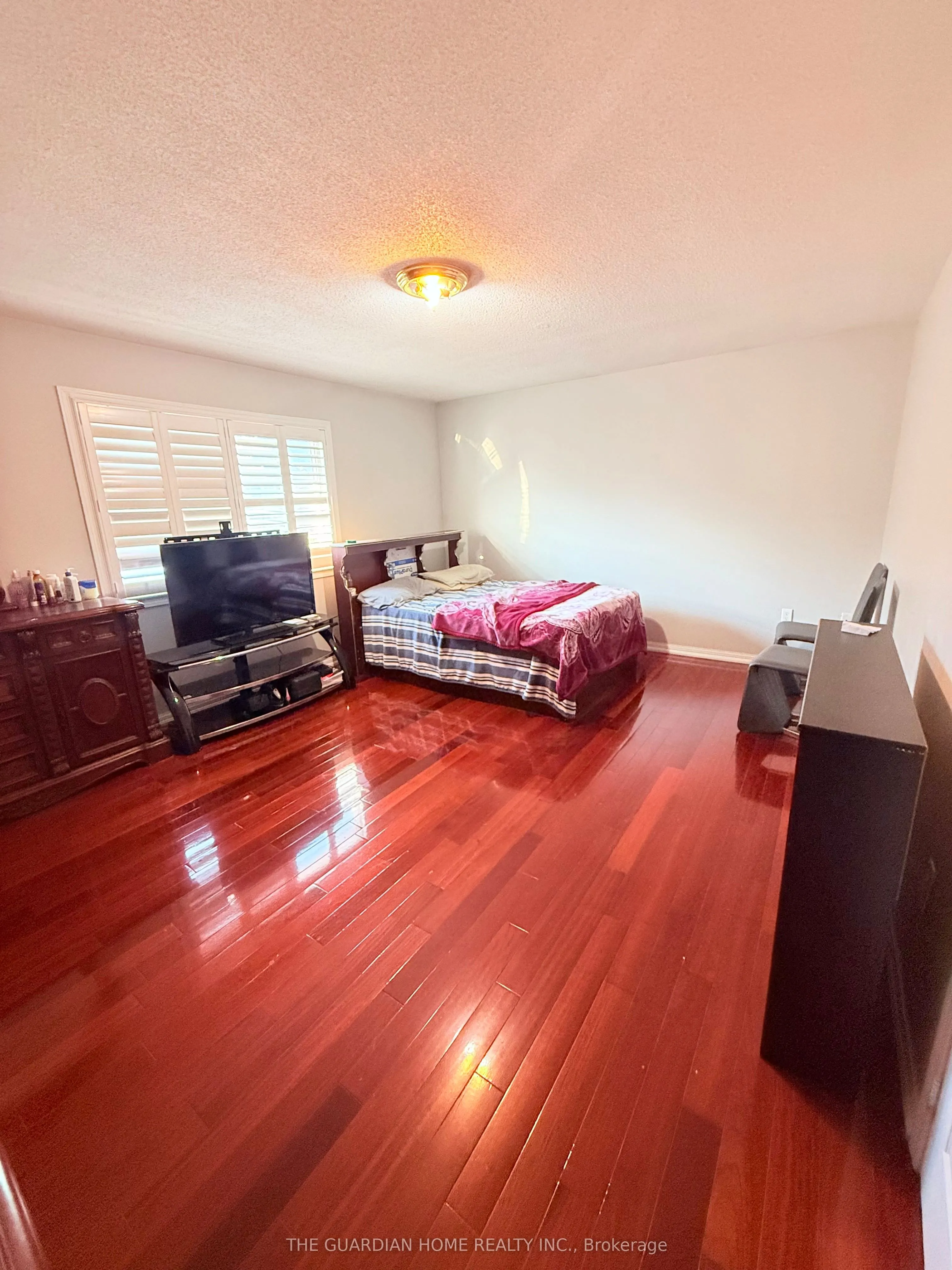 46 Bobolink Avenue, #Main Floor