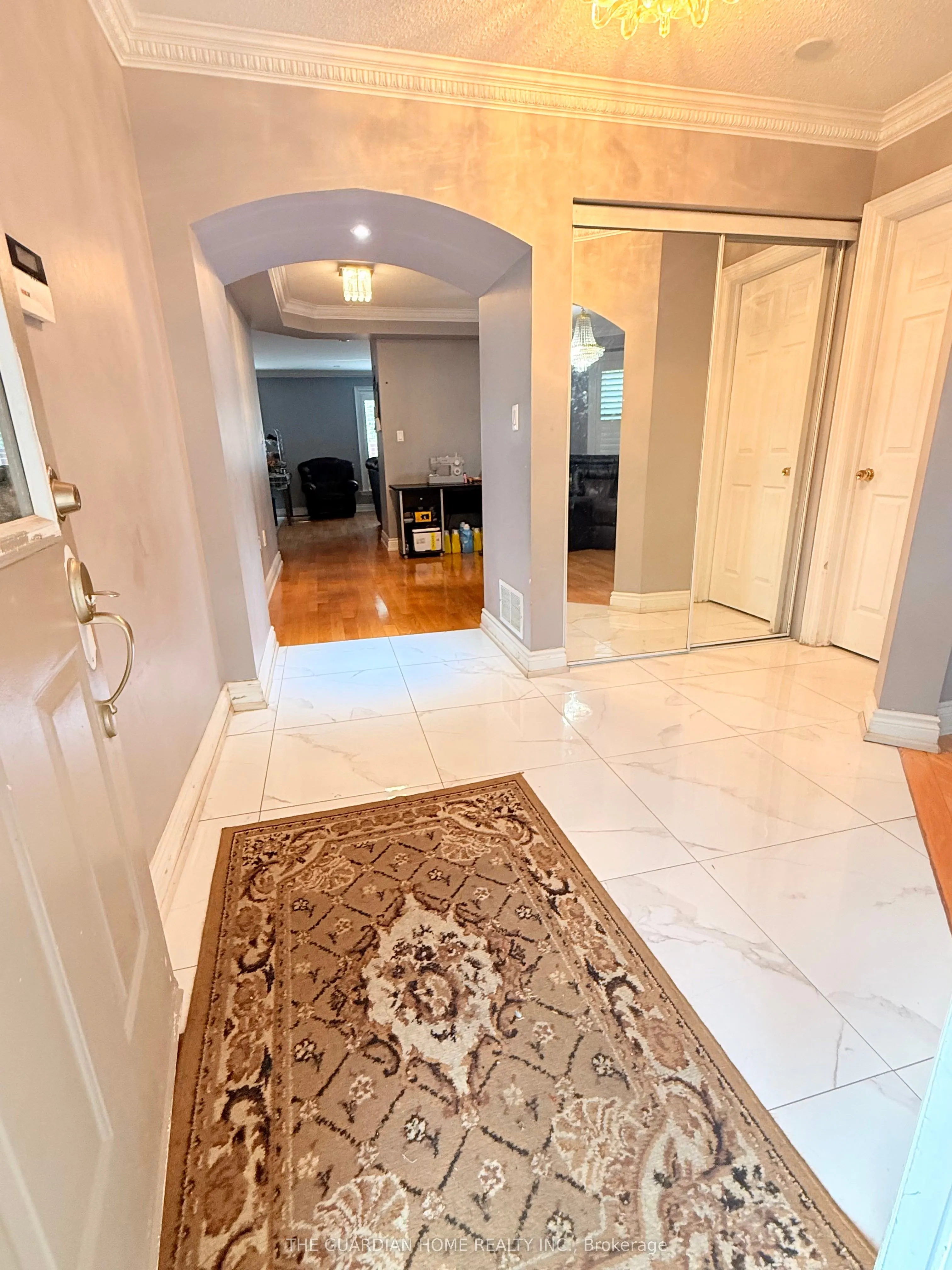 46 Bobolink Avenue, #Main Floor