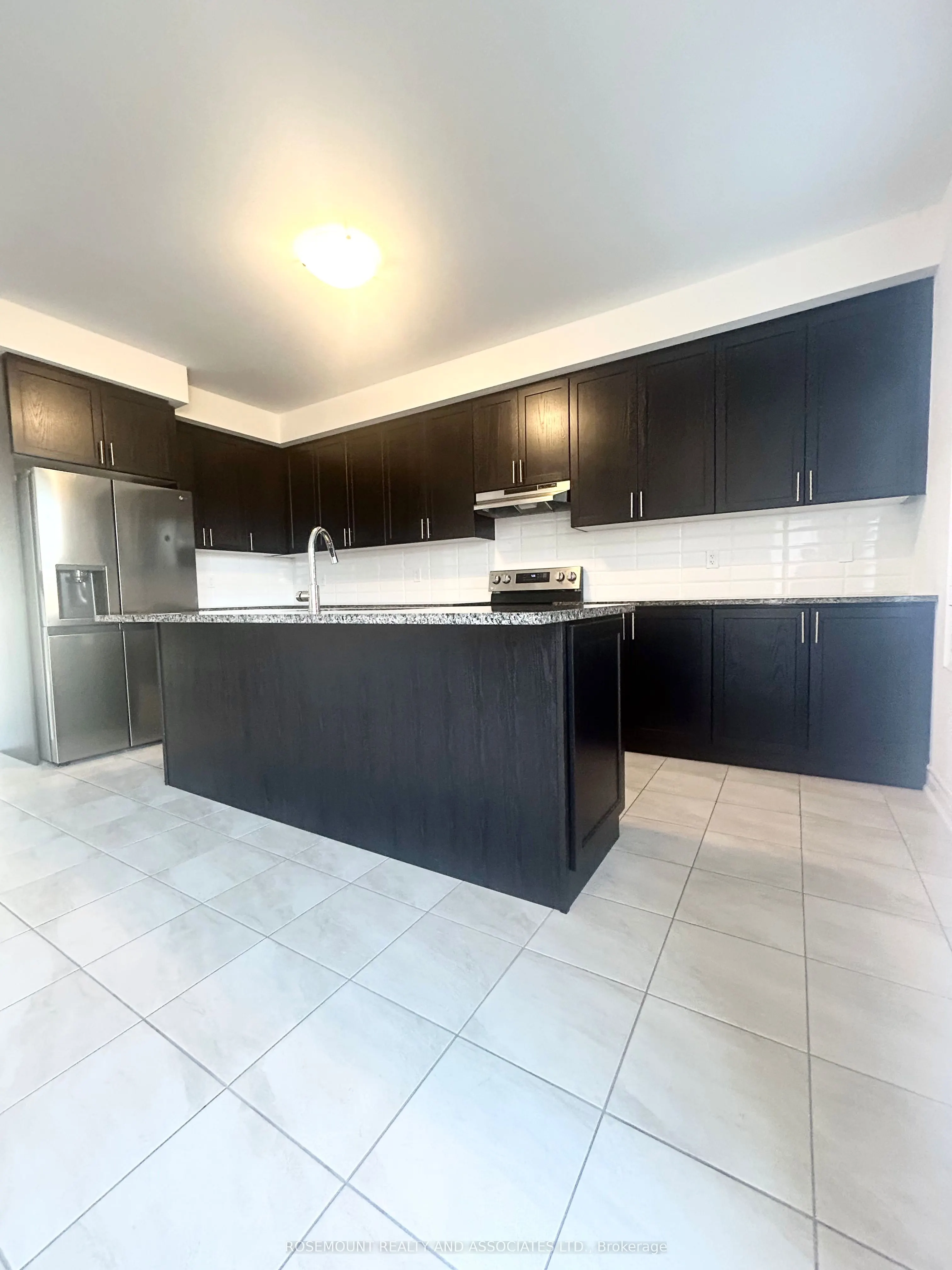 93 Wamsley Crescent