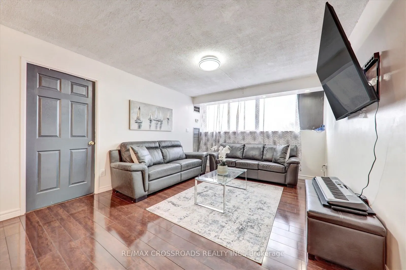 10 Tapscott Road, #409