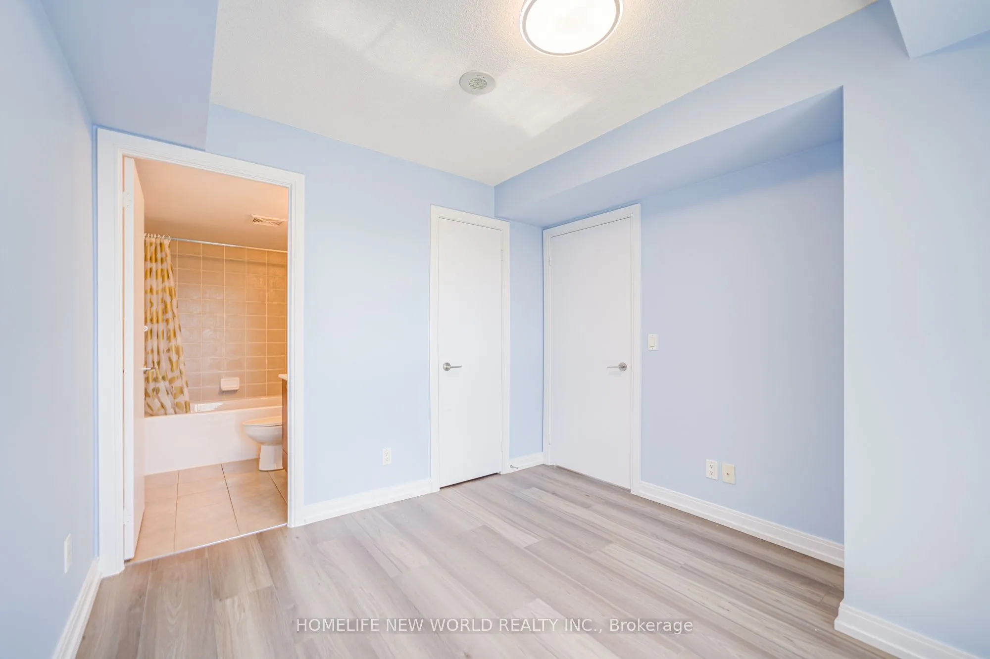 181 Village Green Square E, #1815