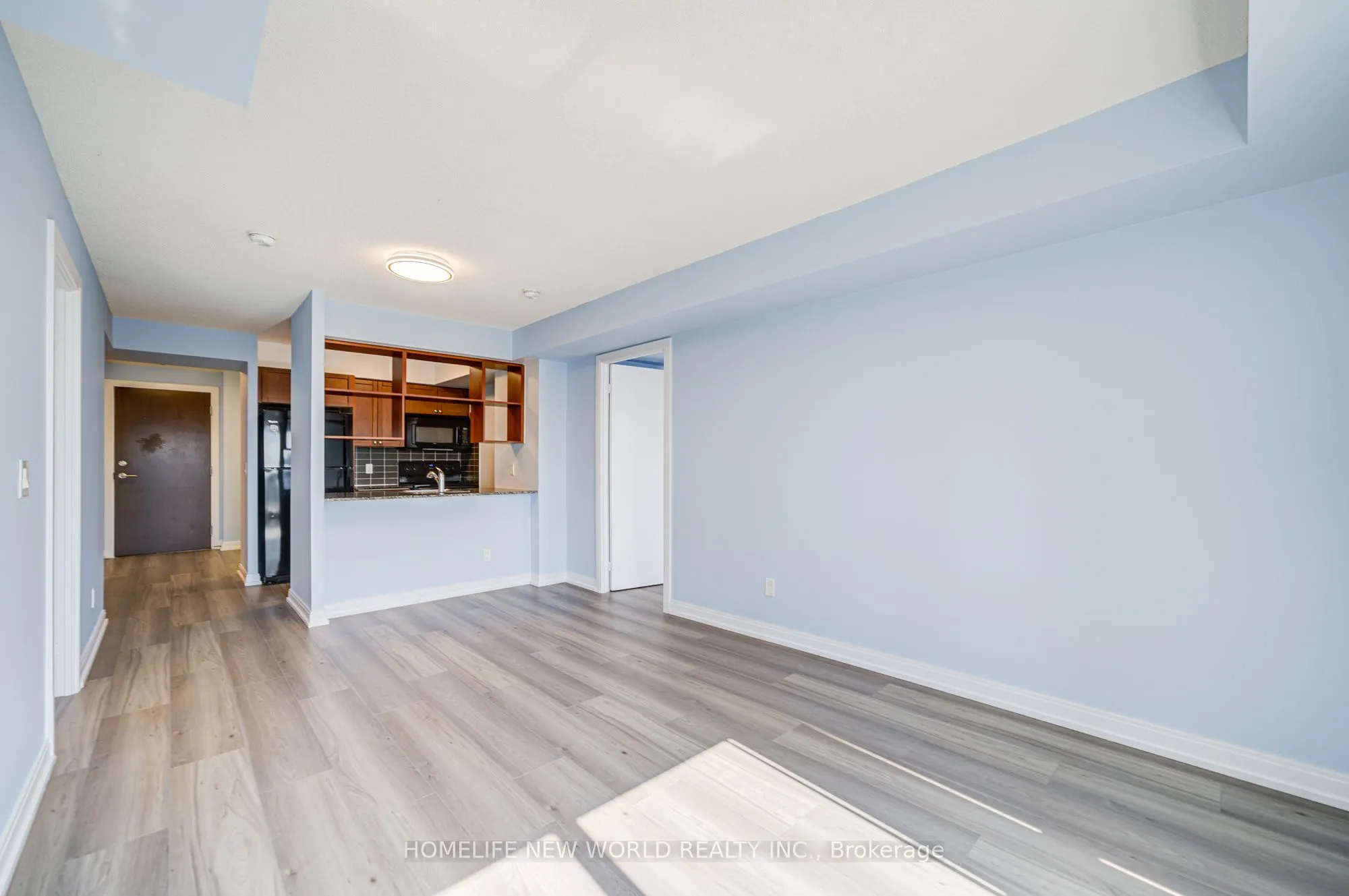 181 Village Green Square E, #1815