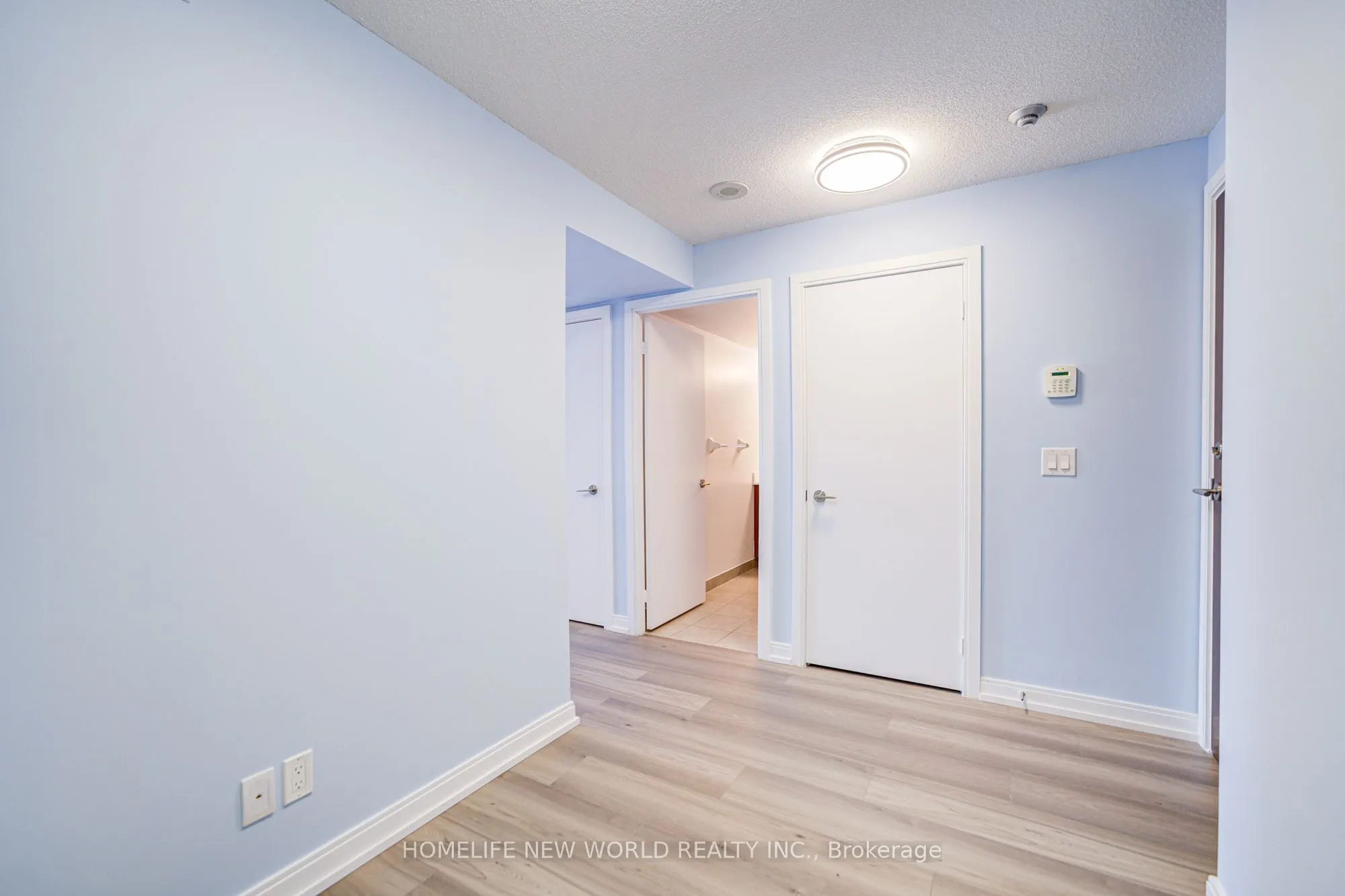 181 Village Green Square E, #1815