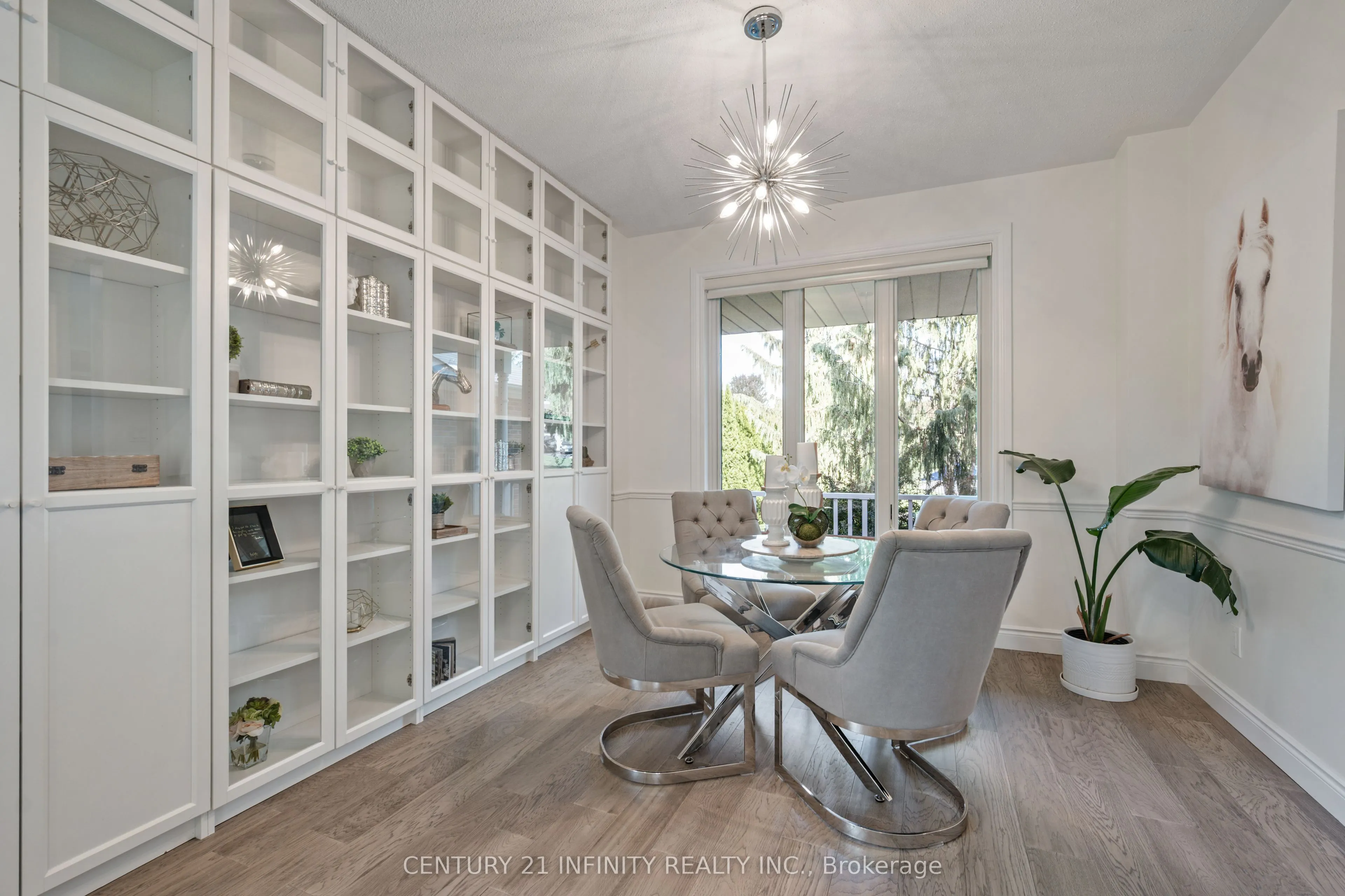973 Mountview Court